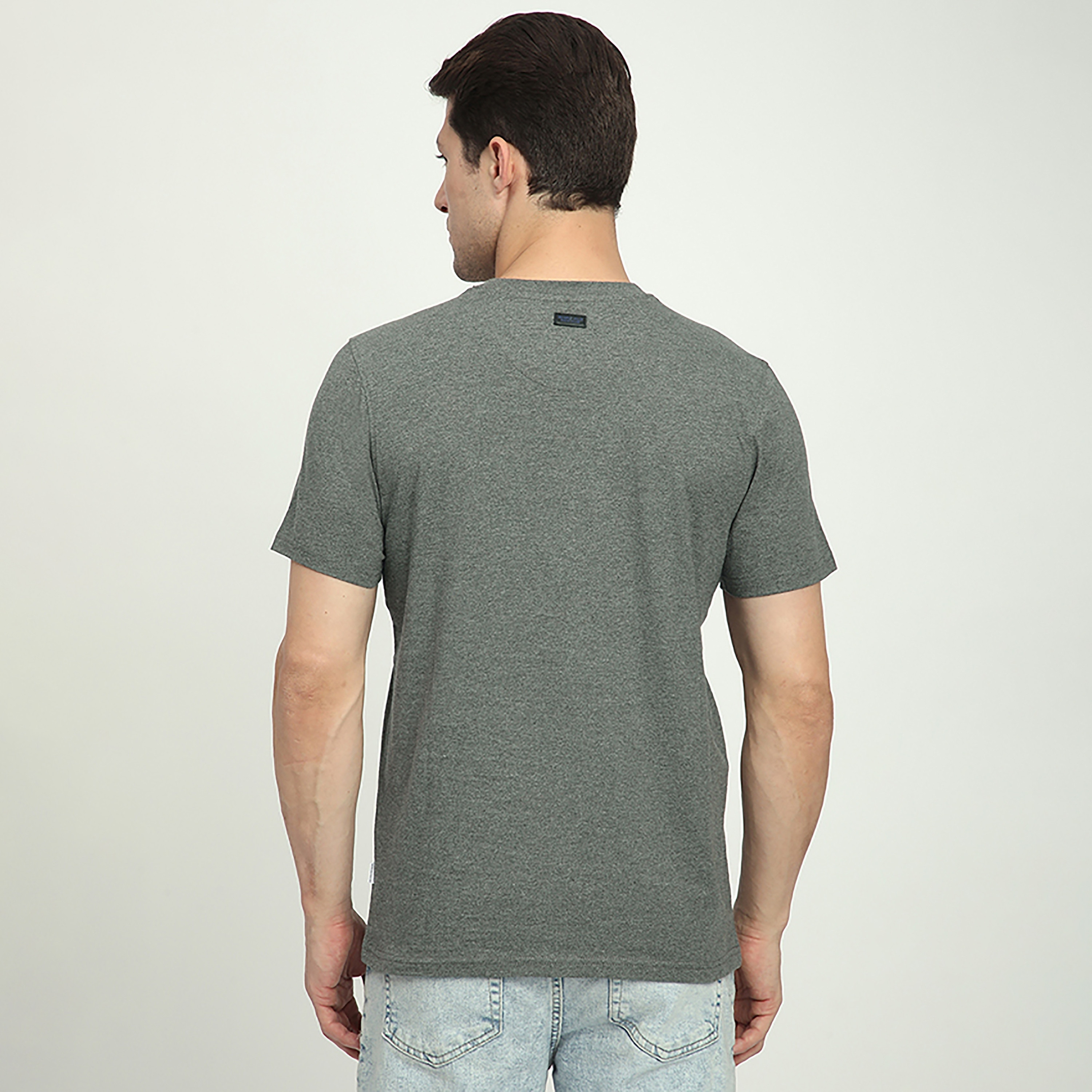 تي شيرت رجالي بأكمام قصيرة ورقبة دائرية وطبعة شعار من بيفرلي هيلز بولو كلوب-men-clothing-tshirtsandpolos-tshirts-image-4