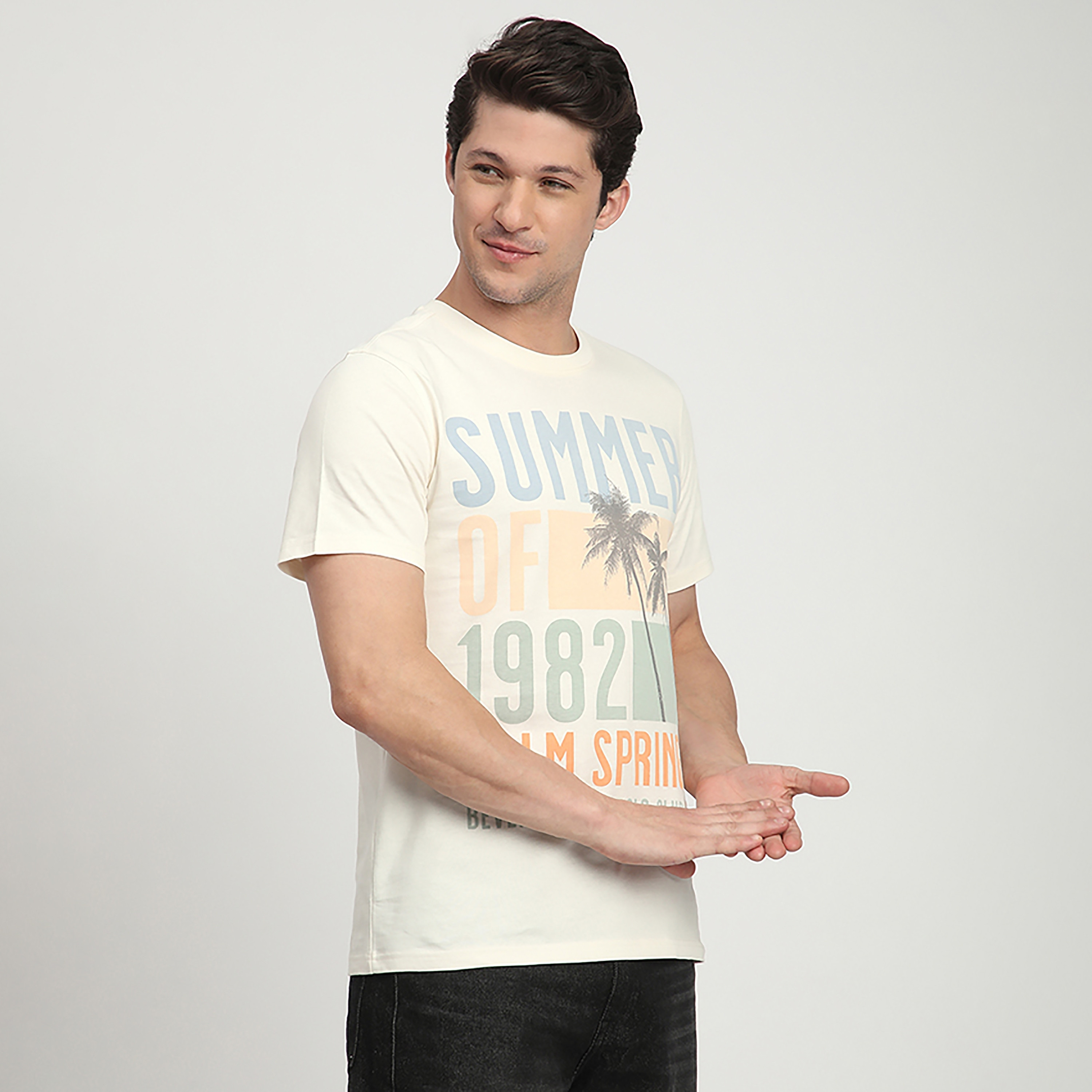 تي شيرت رجالي بأكمام قصيرة ورقبة دائرية وطبعة جرافيكية من بيفرلي هيلز بولو كلوب-men-clothing-tshirtsandpolos-tshirts-image-7