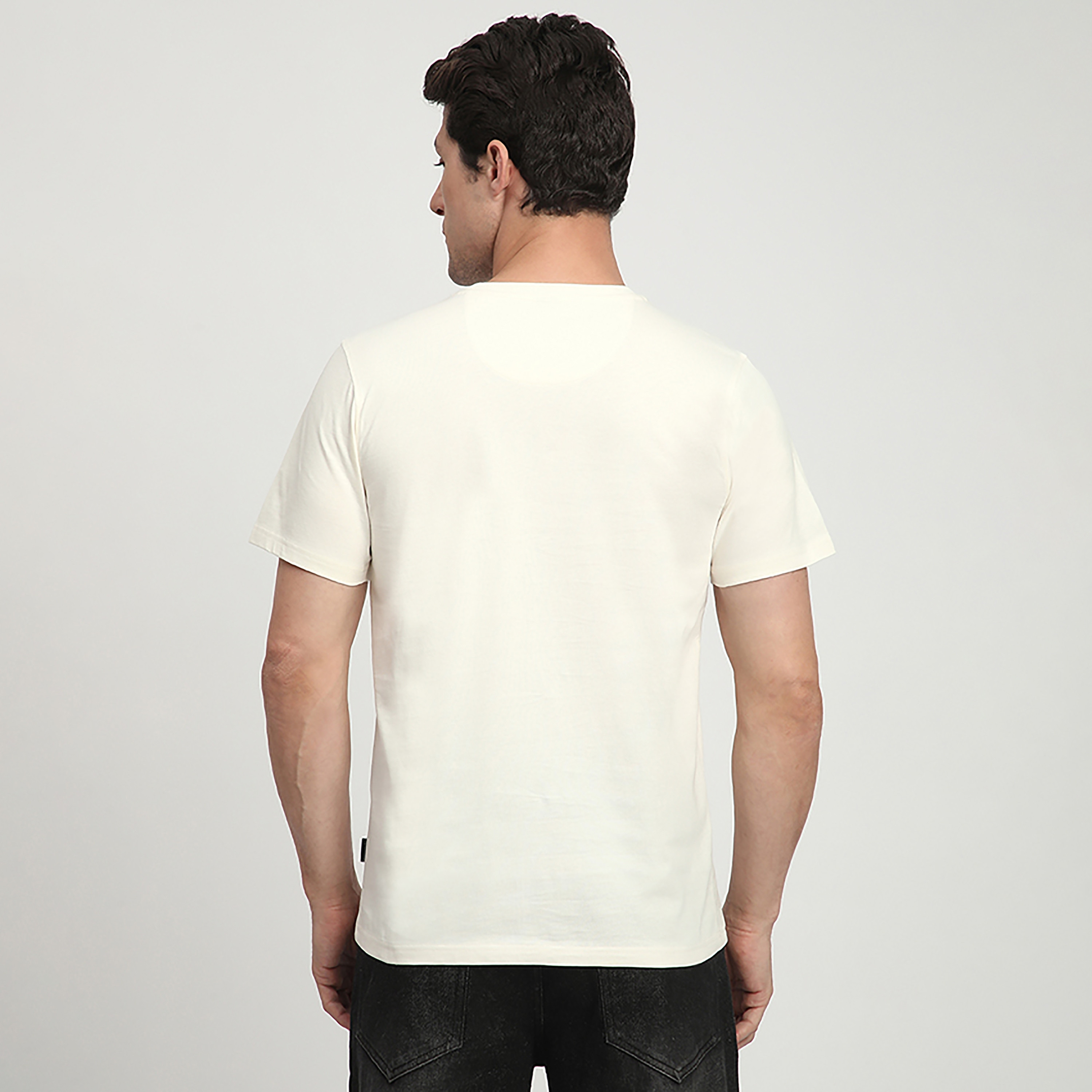 تي شيرت رجالي بأكمام قصيرة ورقبة دائرية وطبعة جرافيكية من بيفرلي هيلز بولو كلوب-men-clothing-tshirtsandpolos-tshirts-image-8