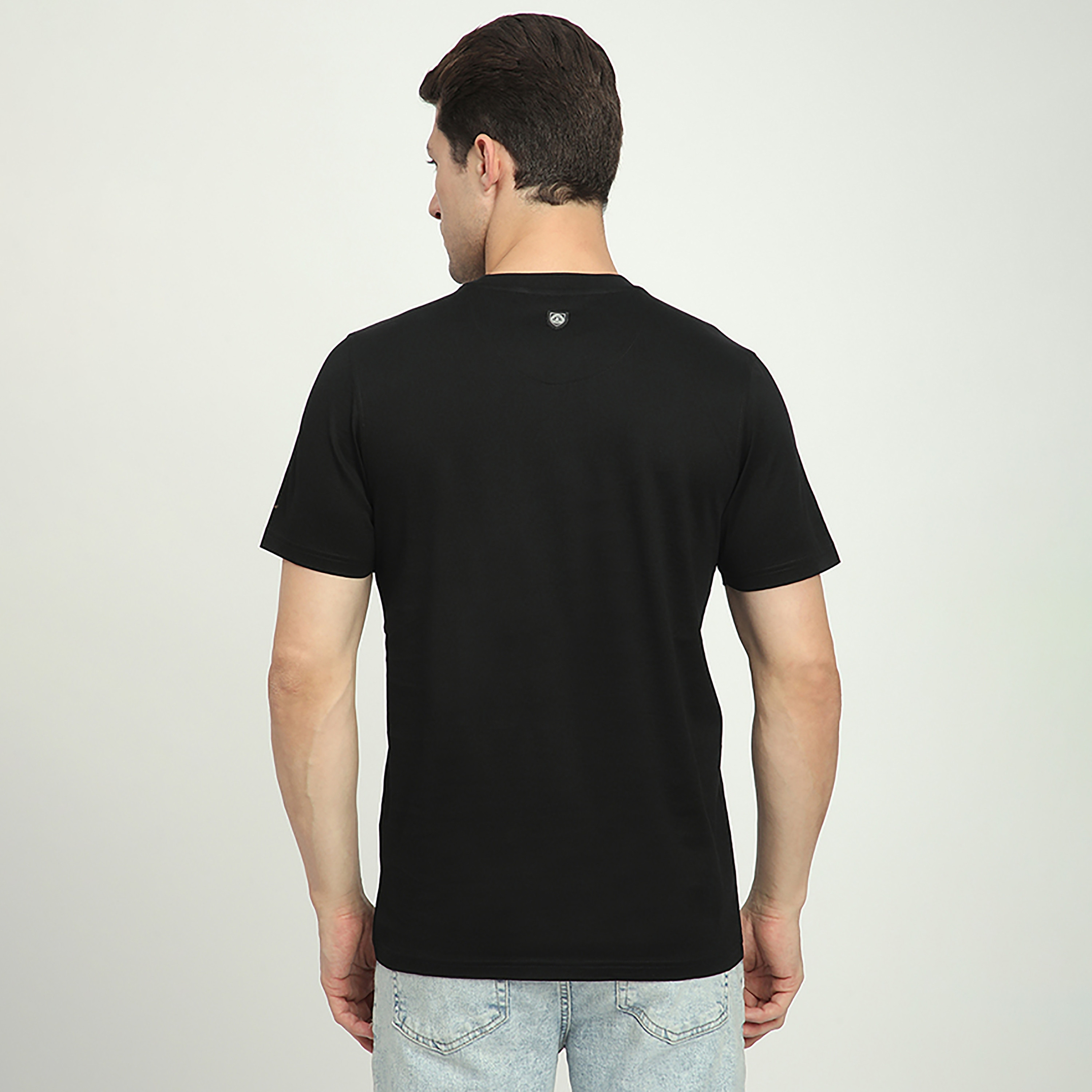 تي شيرت رجالي بأكمام قصيرة ورقبة دائرية وطبعة شعار من بيفرلي هيلز بولو كلوب-men-clothing-tshirtsandpolos-tshirts-image-4