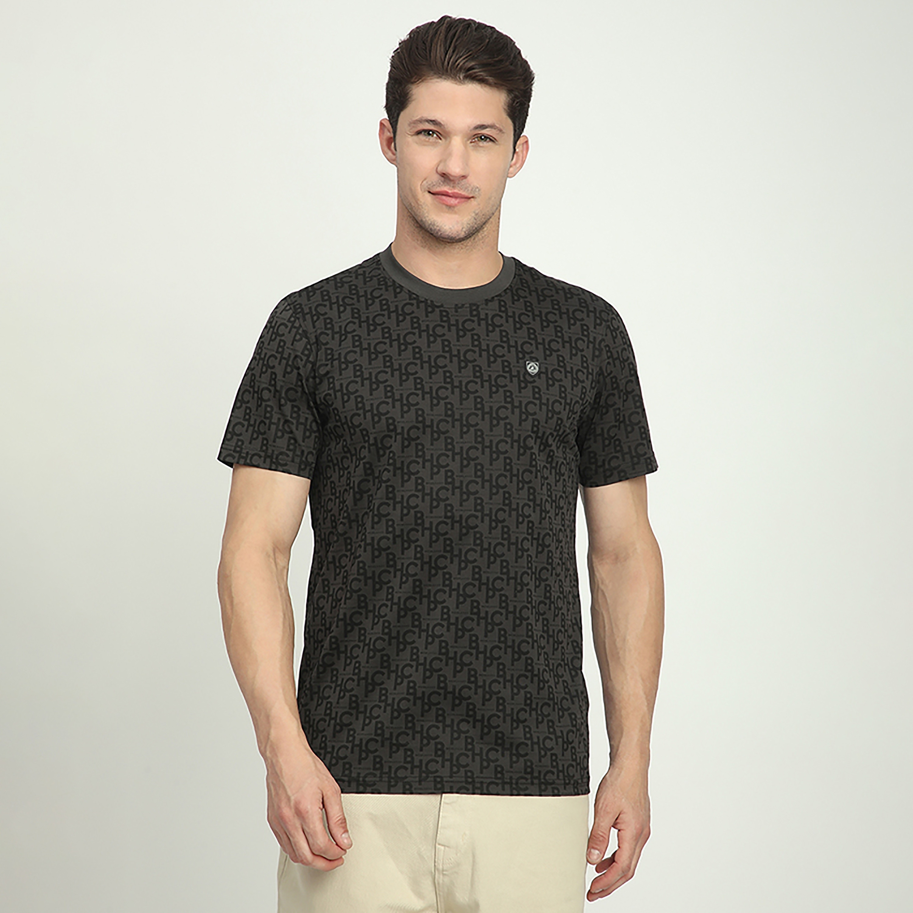 تي شيرت رجالي بأكمام قصيرة ورقبة دائرية وطبعة شعار كاملة من بيفرلي هيلز بولو كلوب-men-clothing-tshirtsandpolos-tshirts-image-1