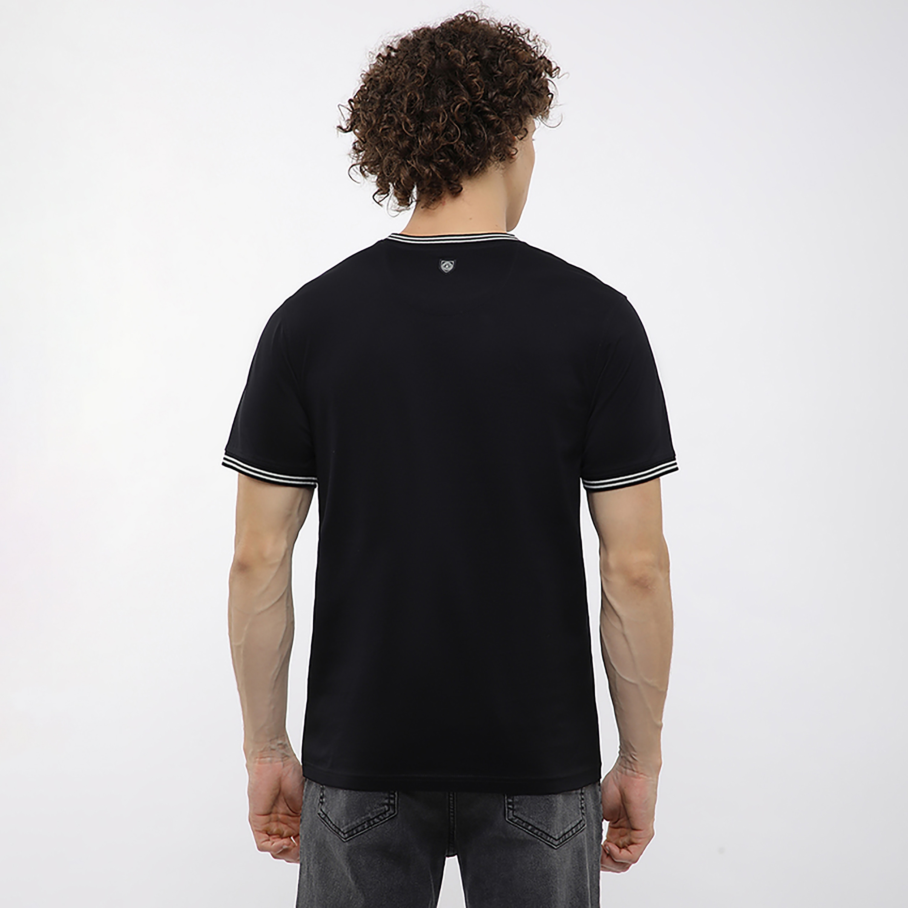 تي شيرت رجالي بياقة دائرية وأكمام قصيرة وشعار مطرز من بيفرلي هيلز بولو كلوب-men-clothing-tshirtsandpolos-tshirts-image-4