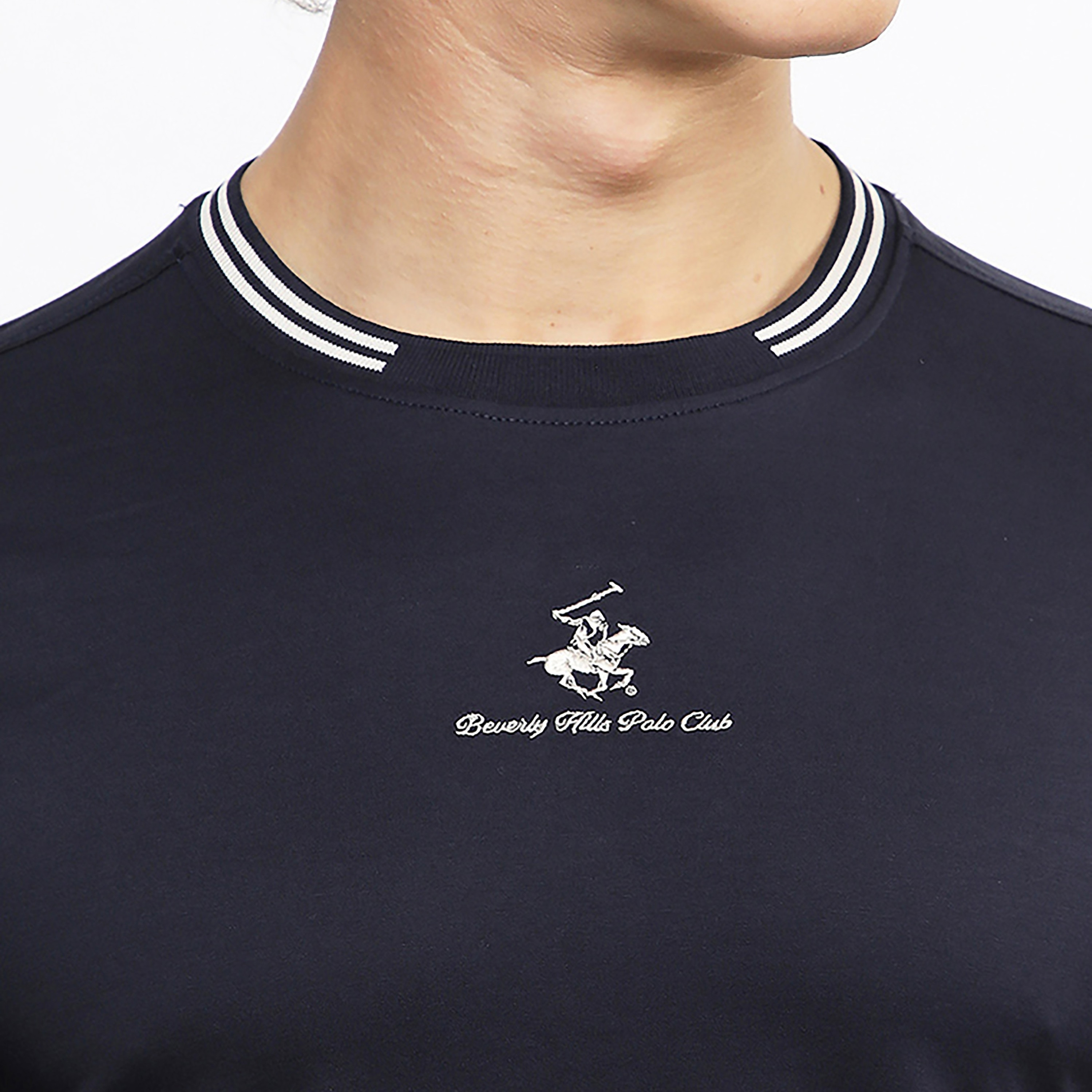 تي شيرت رجالي بياقة دائرية وأكمام قصيرة وشعار مطرز من بيفرلي هيلز بولو كلوب-men-clothing-tshirtsandpolos-tshirts-image-10