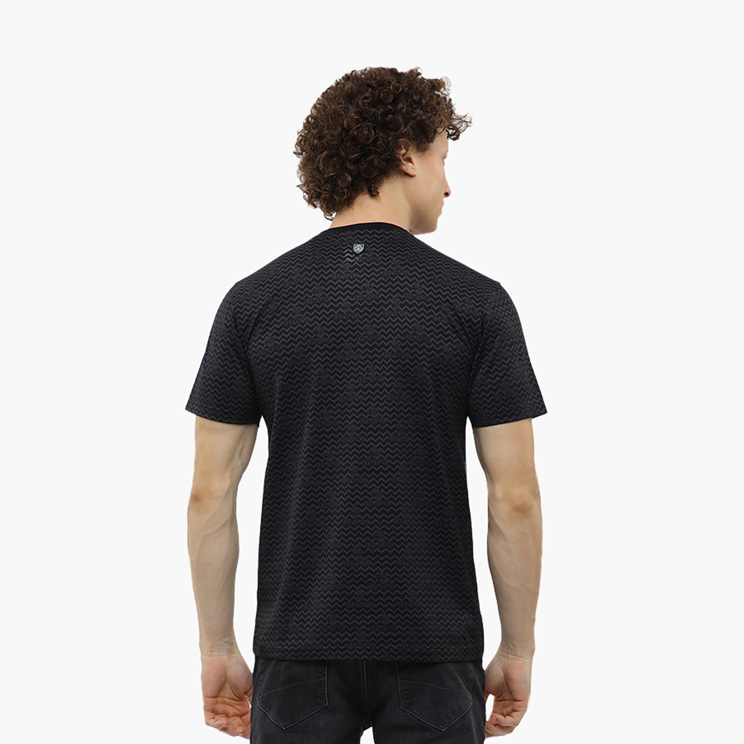 تيشيرت مخطط شيفرون وياقة دائرية وأكمام قصيرة من بيفرلي هيلز بولو كلوب-men-clothing-tshirtsandpolos-tshirts-image-4
