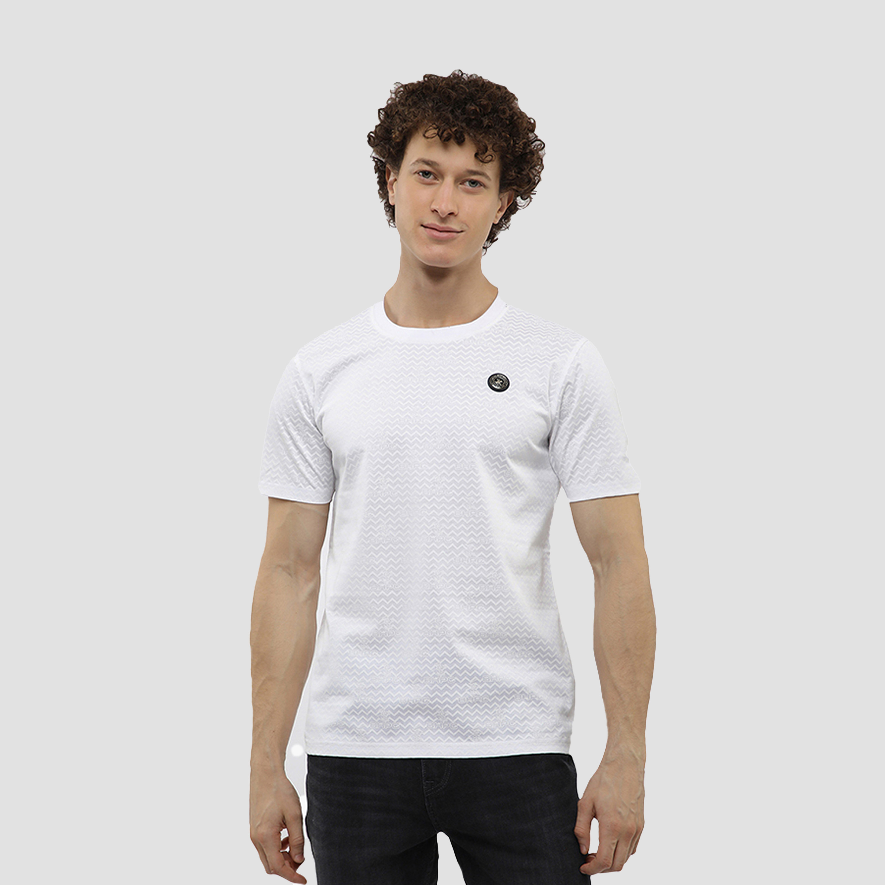 تيشيرت مخطط شيفرون وياقة دائرية وأكمام قصيرة من بيفرلي هيلز بولو كلوب-men-clothing-tshirtsandpolos-tshirts-image-5