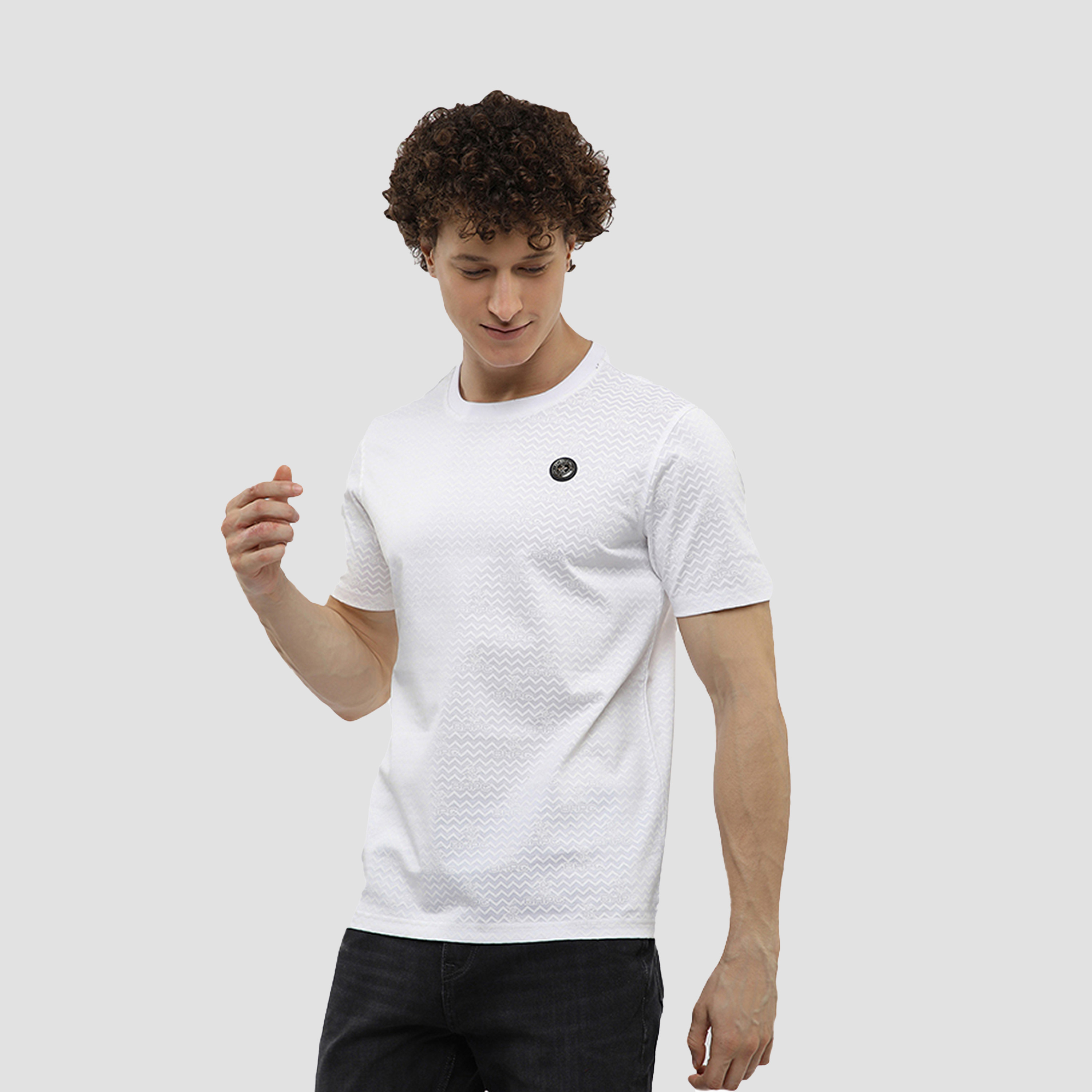 تيشيرت مخطط شيفرون وياقة دائرية وأكمام قصيرة من بيفرلي هيلز بولو كلوب-men-clothing-tshirtsandpolos-tshirts-image-6