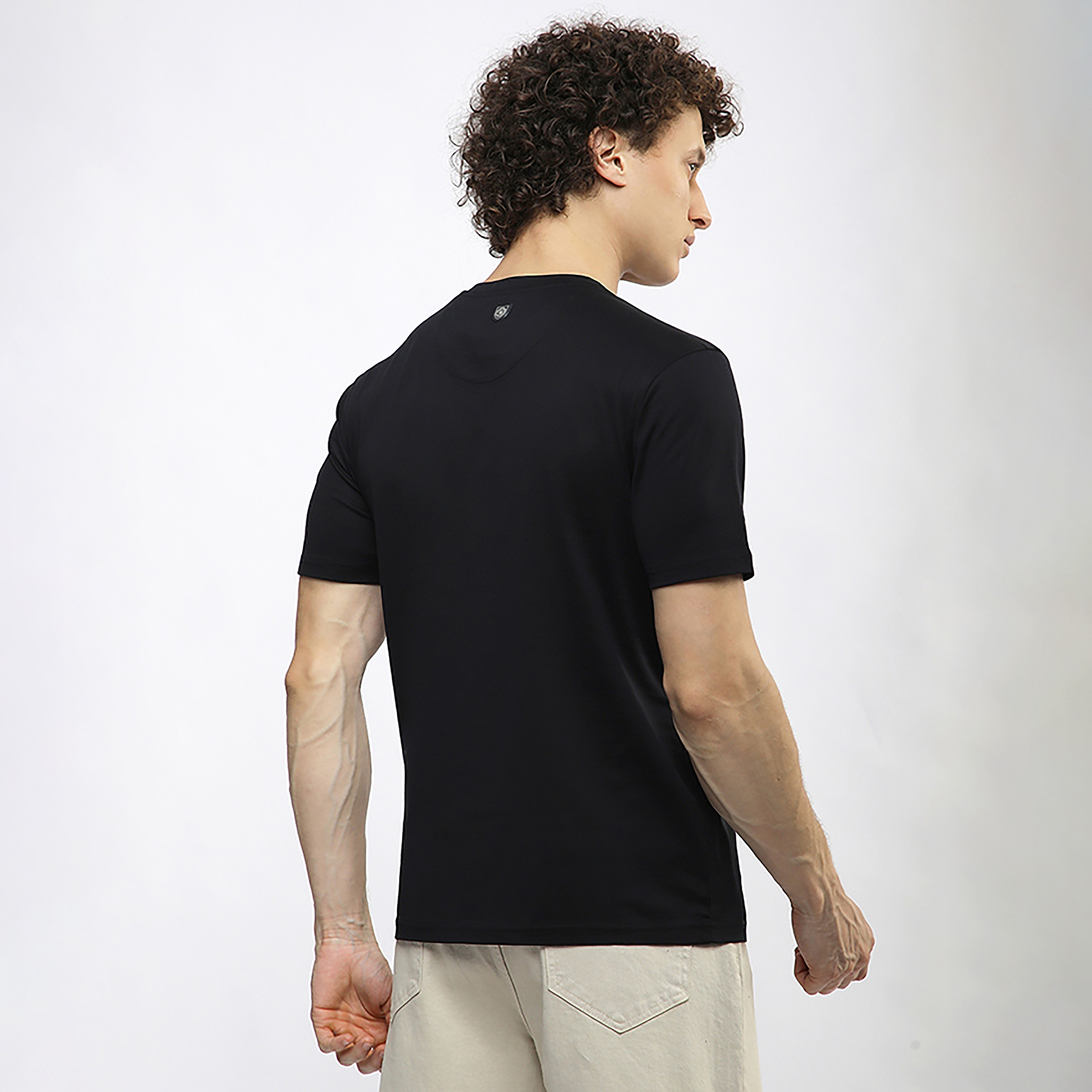 تيشيرت رجالي بشعار بارز بياقة مستديرة وأكمام قصيرة من بيفرلي هيلز بولو كلوب-men-clothing-tshirtsandpolos-tshirts-image-4