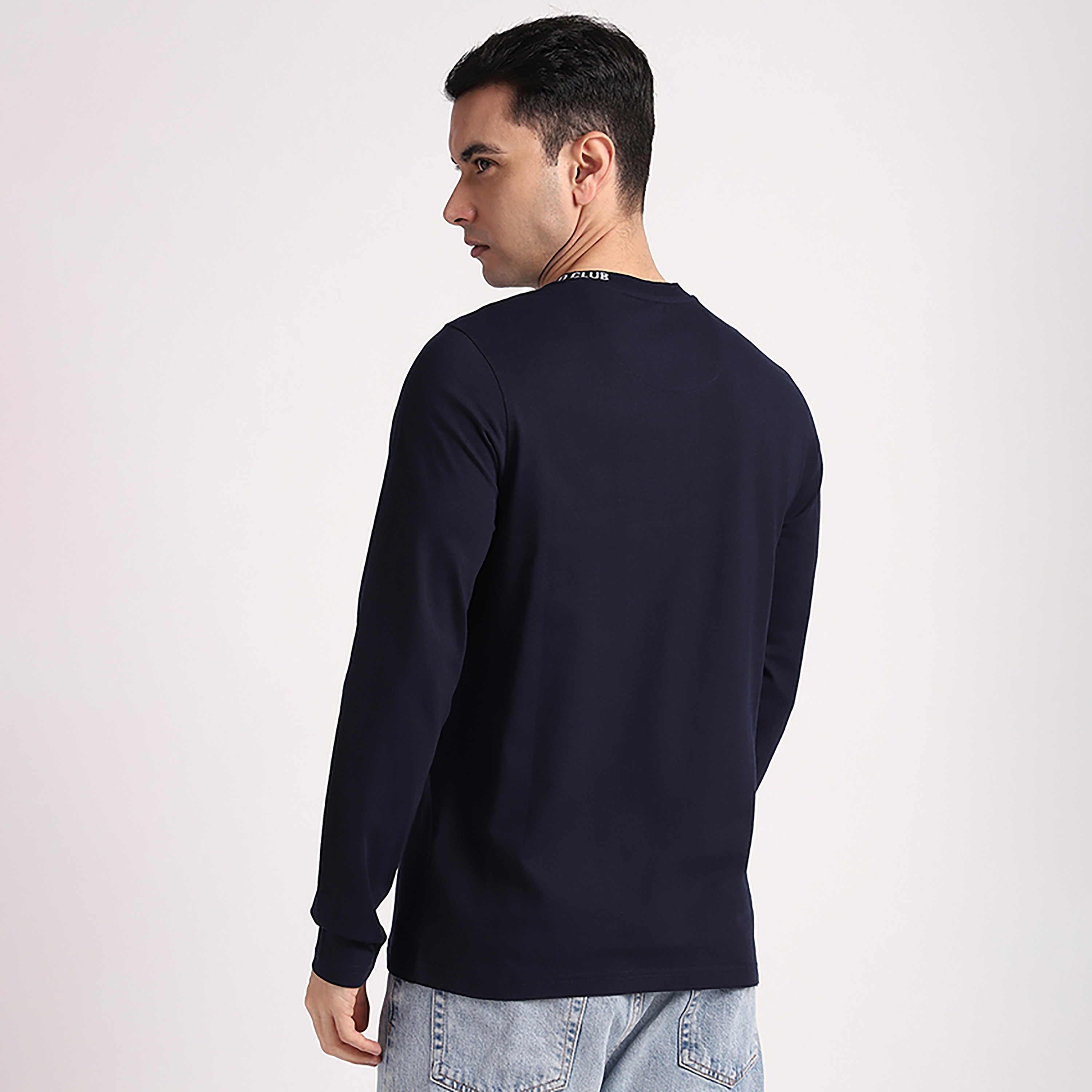 تيشيرت رجالي مطرز بالشعار بياقة مستديرة وأكمام طويلة من بيفرلي هيلز بولو كلوب-men-clothing-tshirtsandpolos-tshirts-image-4