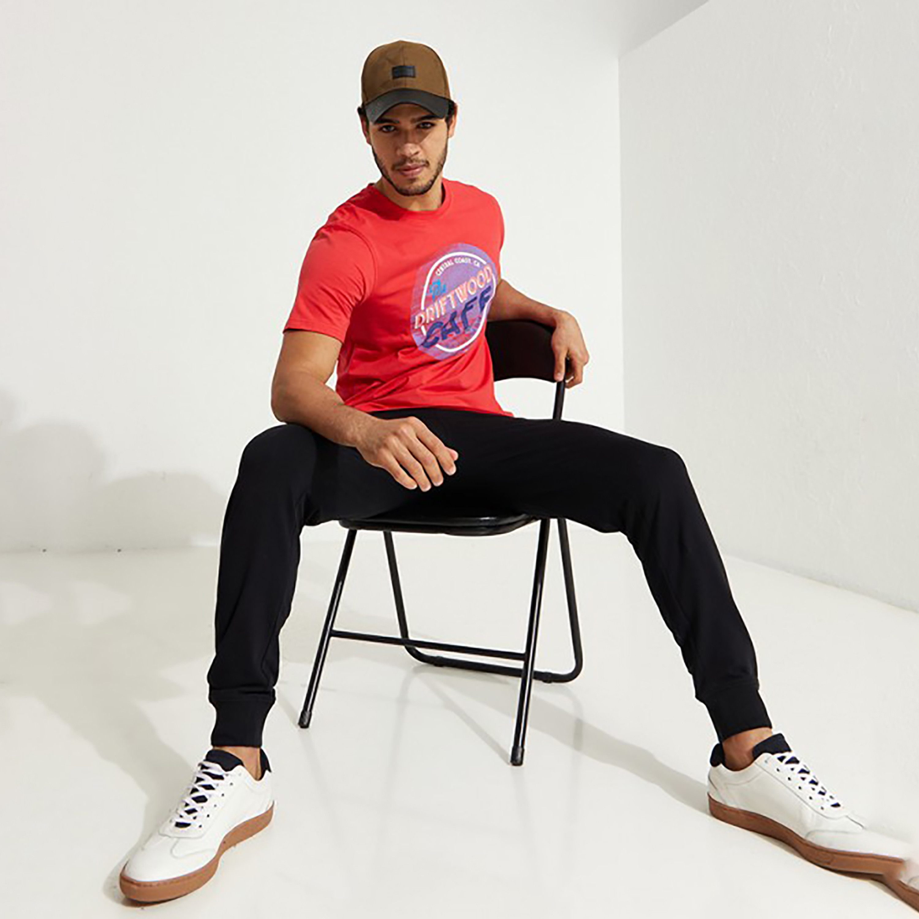 بيفرلي هيلز بولو كلوب-  تي شيرت رجالي بطبعة جرافيكية ورقبة دائرية وأكمام قصيرة-men-clothing-tshirtsandpolos-tshirts-image-8