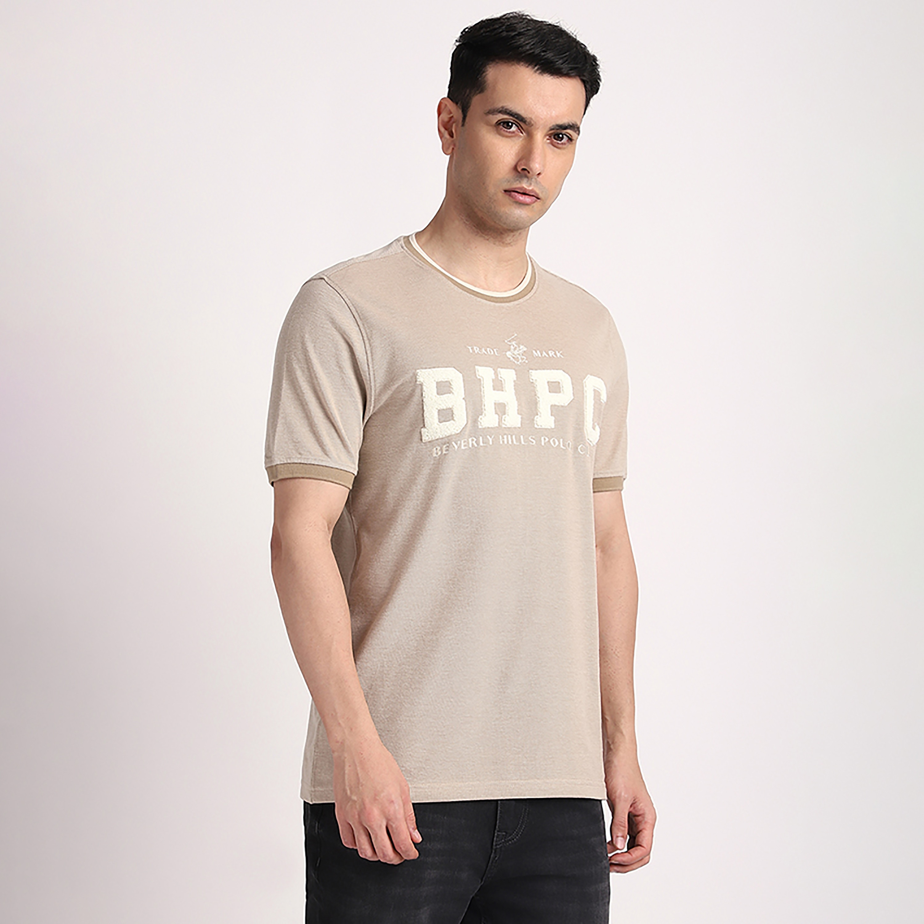 تي شيرت رجالي بأكمام قصيرة وياقة مستديرة ومطرز بشينيل من بيفرلي هيلز بولو كلوب-men-clothing-tshirtsandpolos-tshirts-image-3