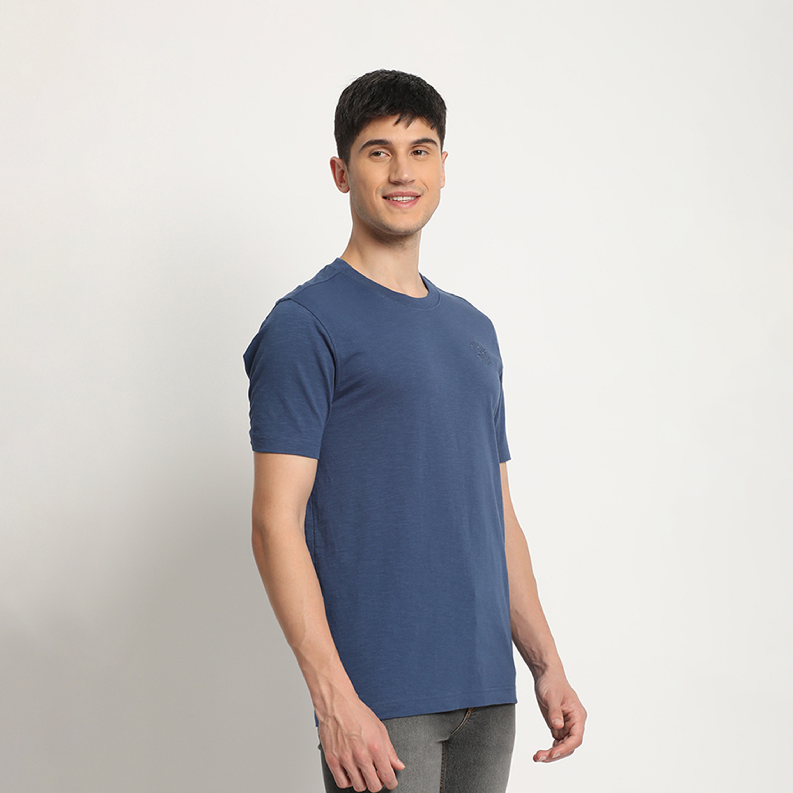 بيفرلي هيلز بولو كلوب- تي شيرت وياقة مستديرة أكمام قصيرة وشعار بولو-men-clothing-tshirtsandpolos-tshirts-image-7