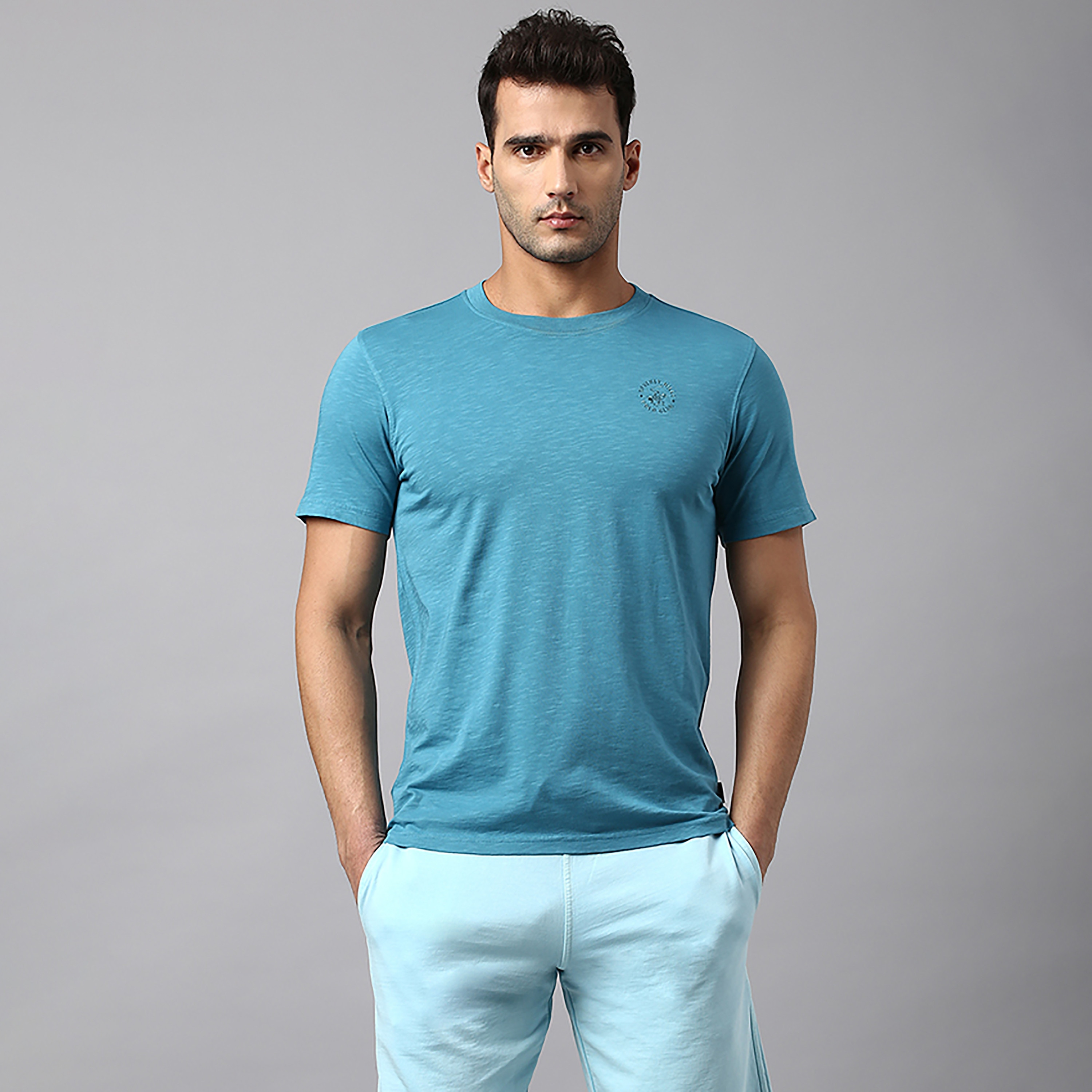 تي شيرت مزخرفة بياقة مستديرة وأكمام قصيرة من بيفرلي هيلز بولو كلوب-men-clothing-tshirtsandpolos-tshirts-image-1