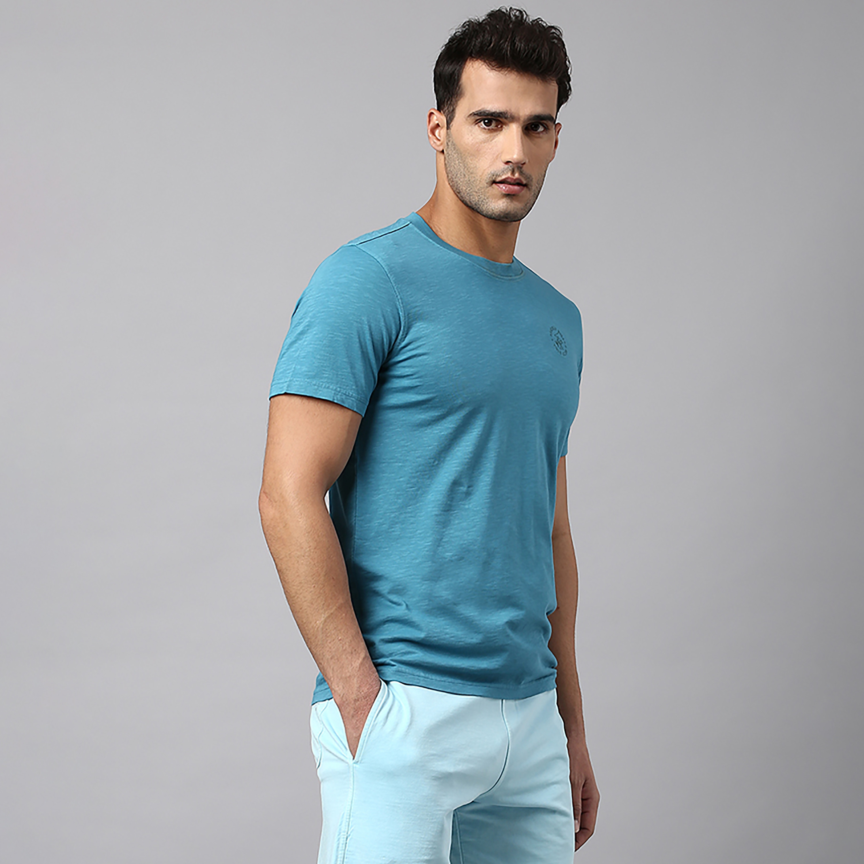 تي شيرت مزخرفة بياقة مستديرة وأكمام قصيرة من بيفرلي هيلز بولو كلوب-men-clothing-tshirtsandpolos-tshirts-image-3