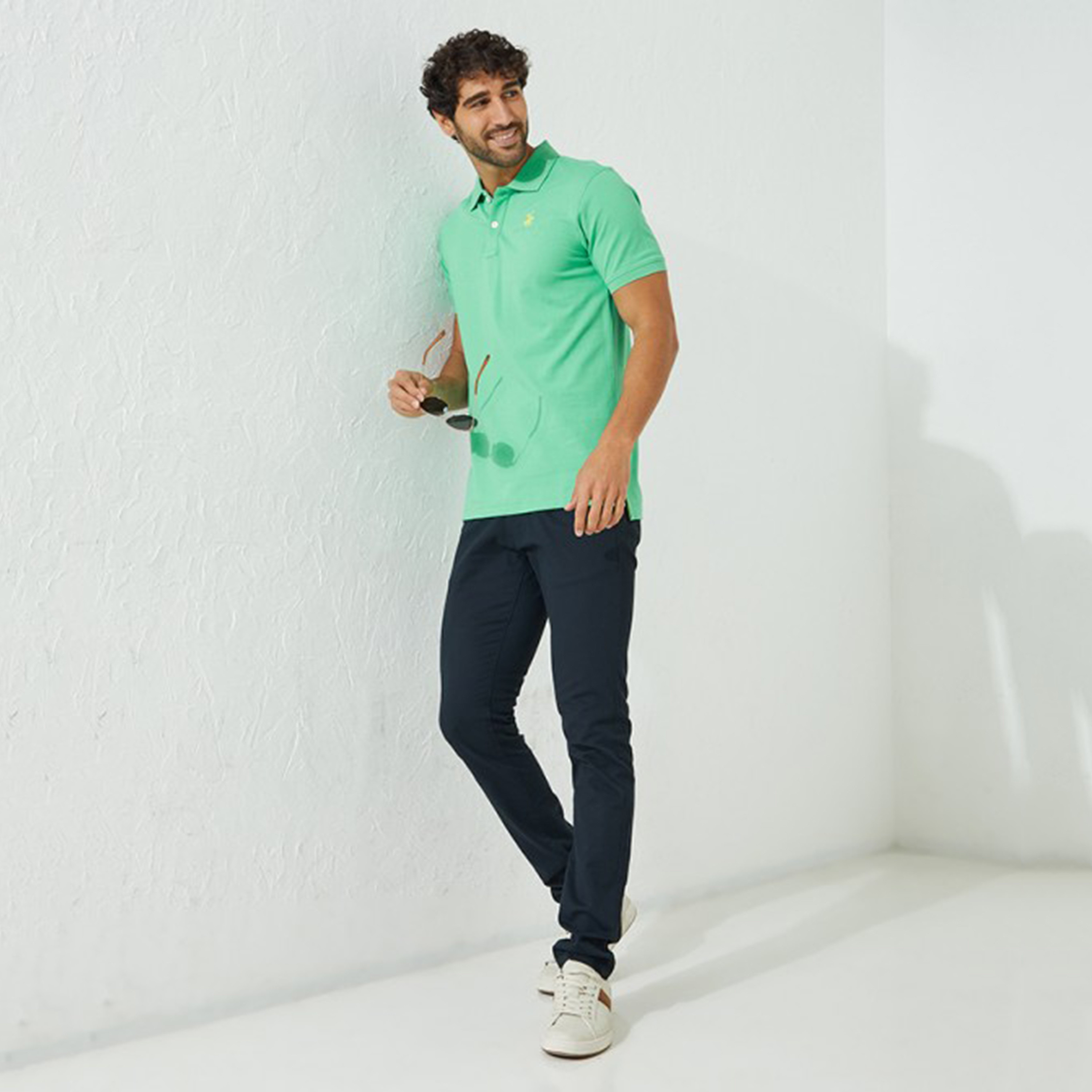 تي شيرت بيفرلي هيلز بولو كلب بأكمام قصيرة سادة بلون أزرق للرجال-men-clothing-tshirtsandpolos-polos-image-8