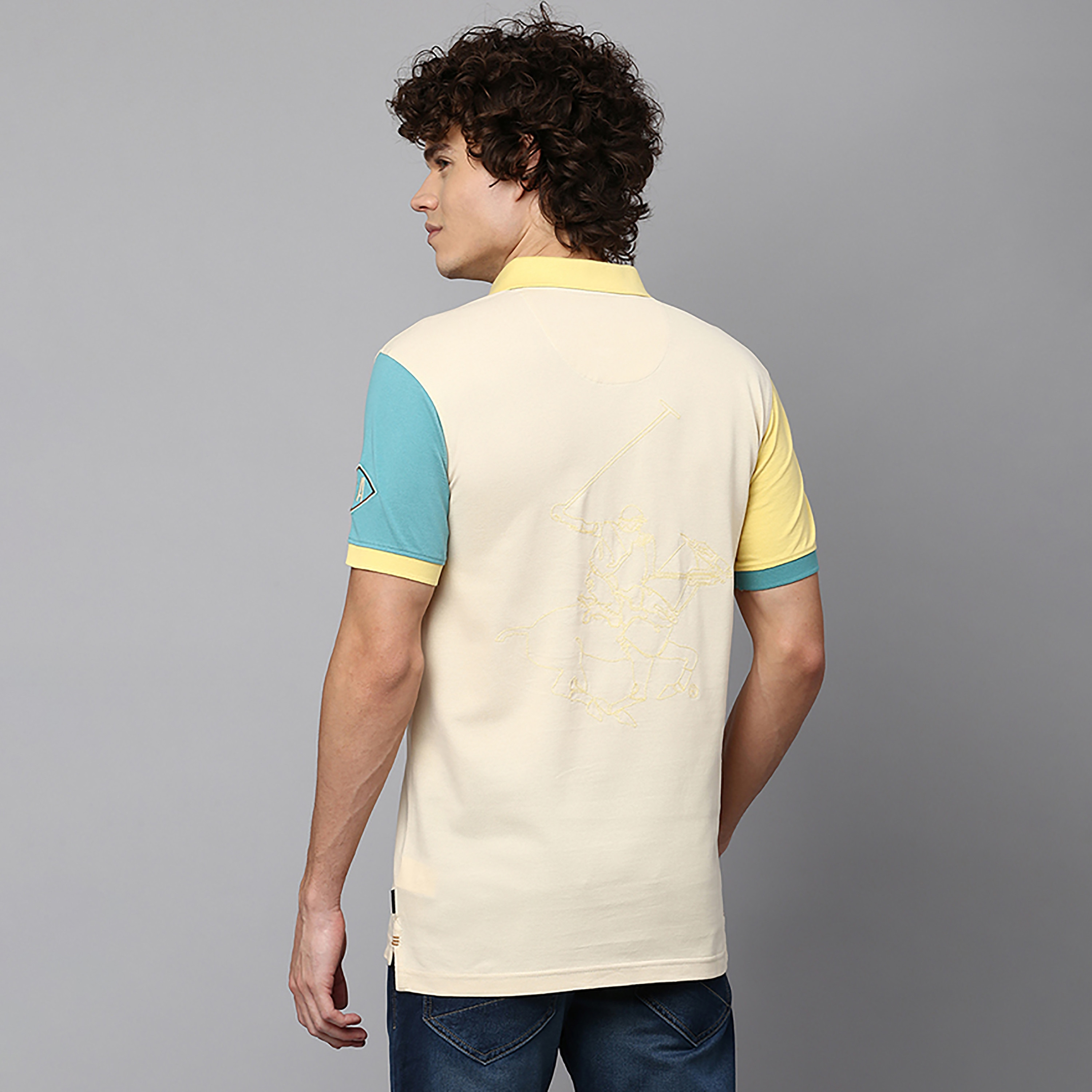 تي شيرت بولو بياقة مطبوع عليه بشعار بيفرلي هيلز بولو كلوب وأكمام قصيرة-men-clothing-tshirtsandpolos-polos-image-4