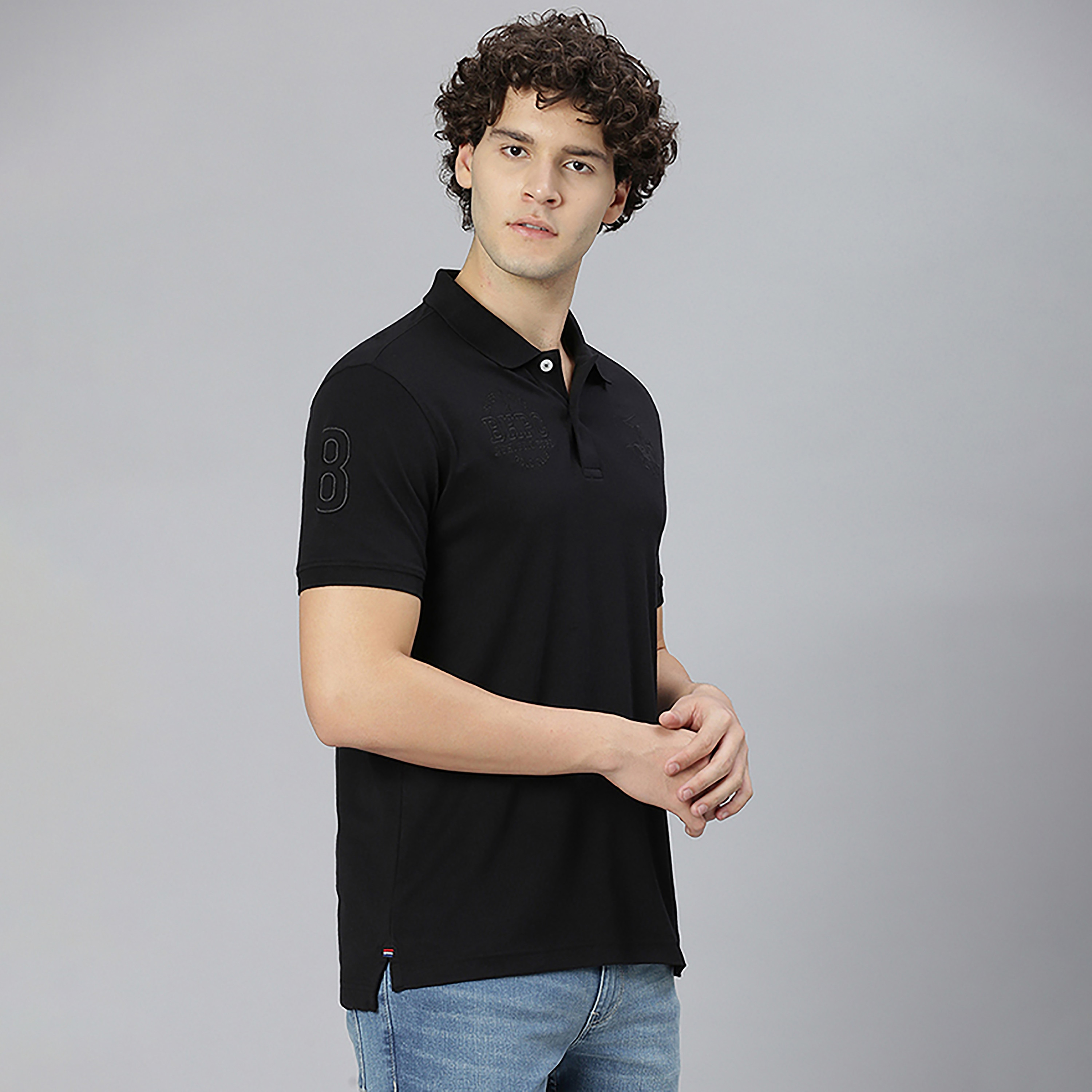 تي شيرت بولو بياقة مطبوع عليه بشعار بيفرلي هيلز بولو كلوب وأكمام قصيرة-men-clothing-tshirtsandpolos-polos-image-3