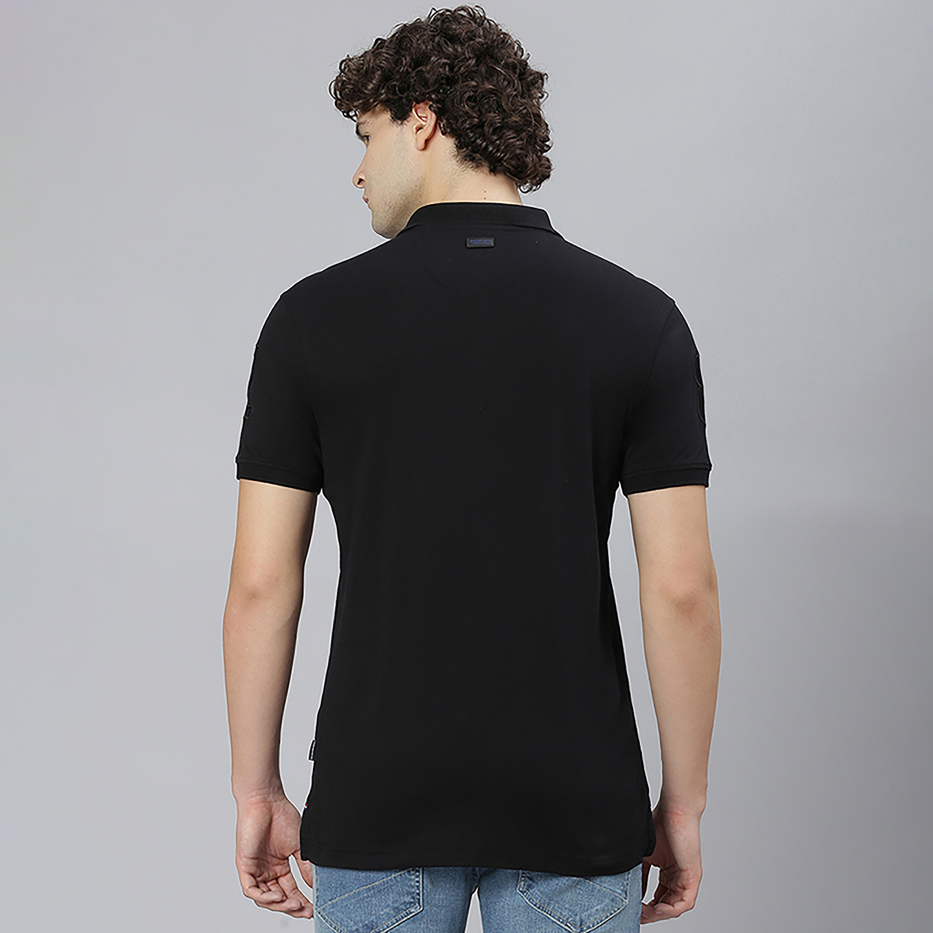 تي شيرت بولو بياقة مطبوع عليه بشعار بيفرلي هيلز بولو كلوب وأكمام قصيرة-men-clothing-tshirtsandpolos-polos-image-4