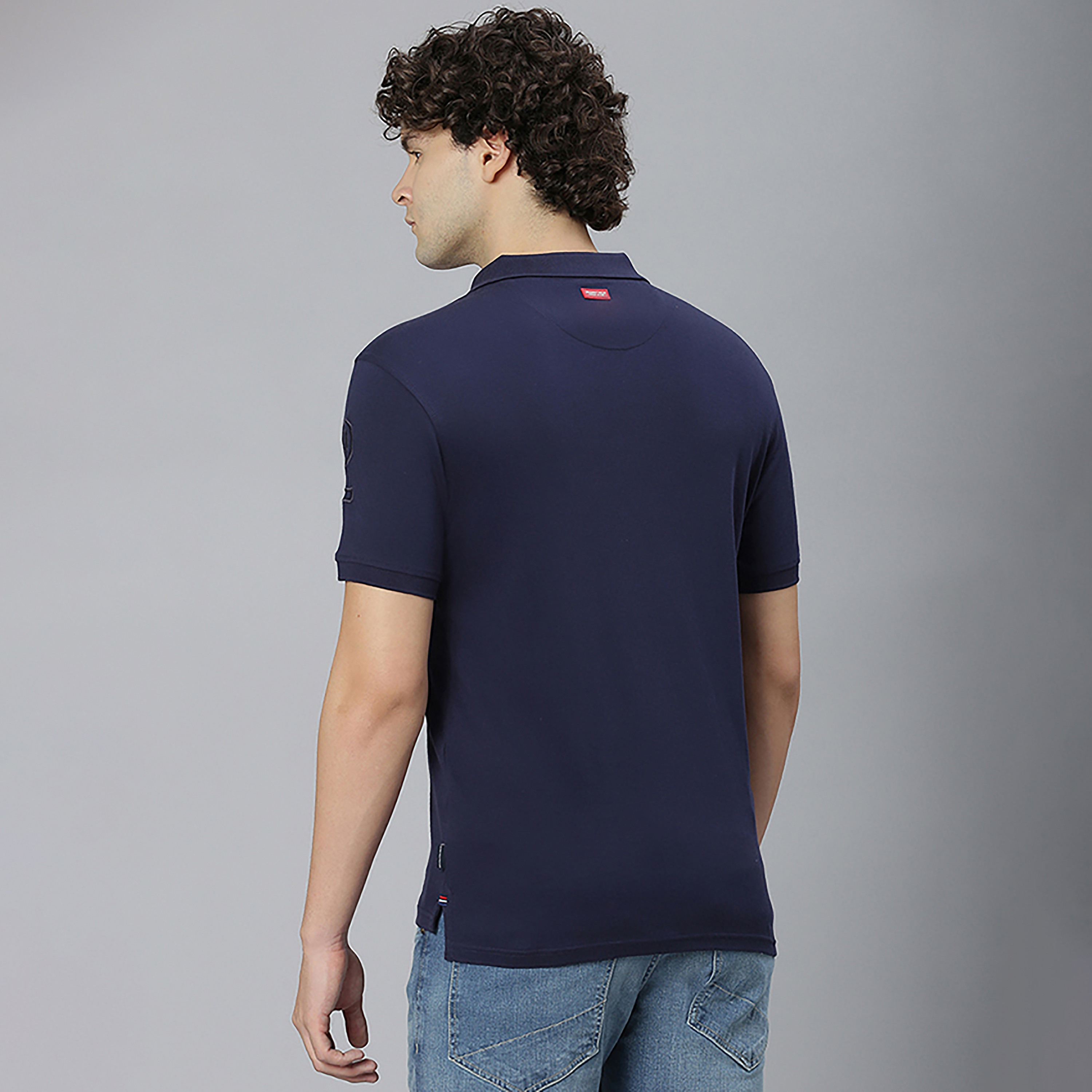 تي شيرت بولو بياقة مطبوع عليه بشعار بيفرلي هيلز بولو كلوب وأكمام قصيرة-men-clothing-tshirtsandpolos-polos-image-8