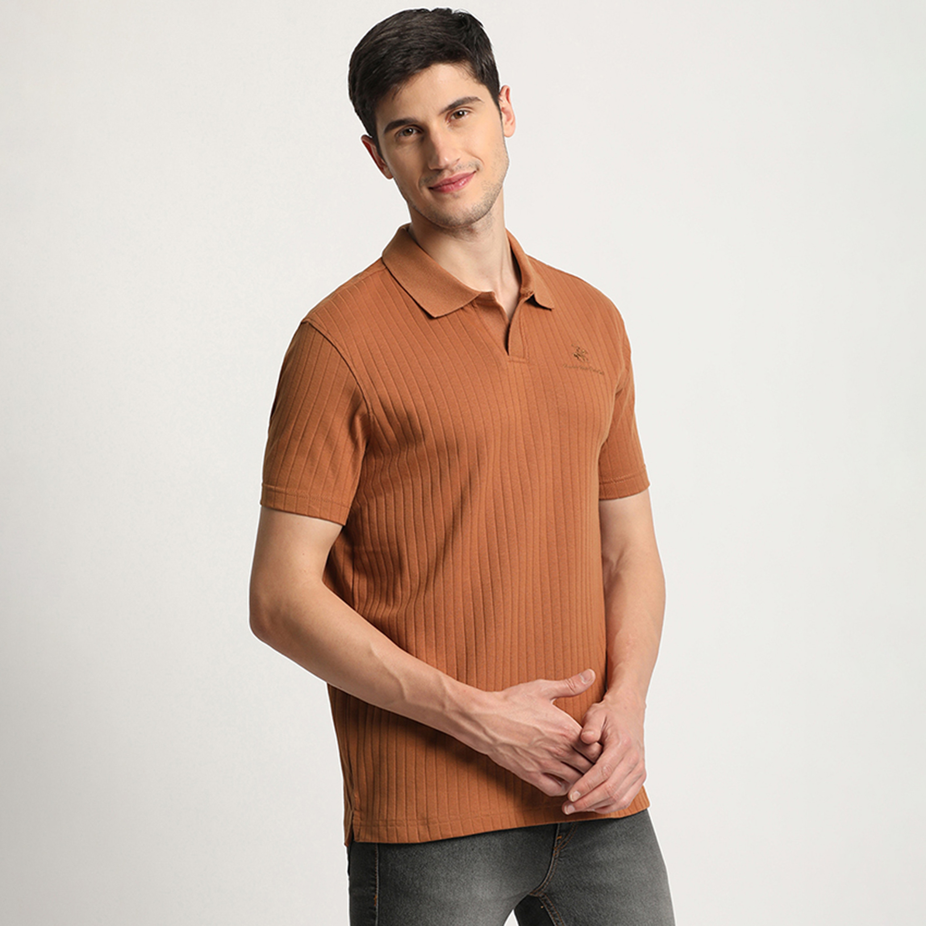 تي شيرت بولو من بيفرلي هيلز بولو كلوب وأكمام قصيرة مع نيدل أوت-men-clothing-tshirtsandpolos-polos-image-3
