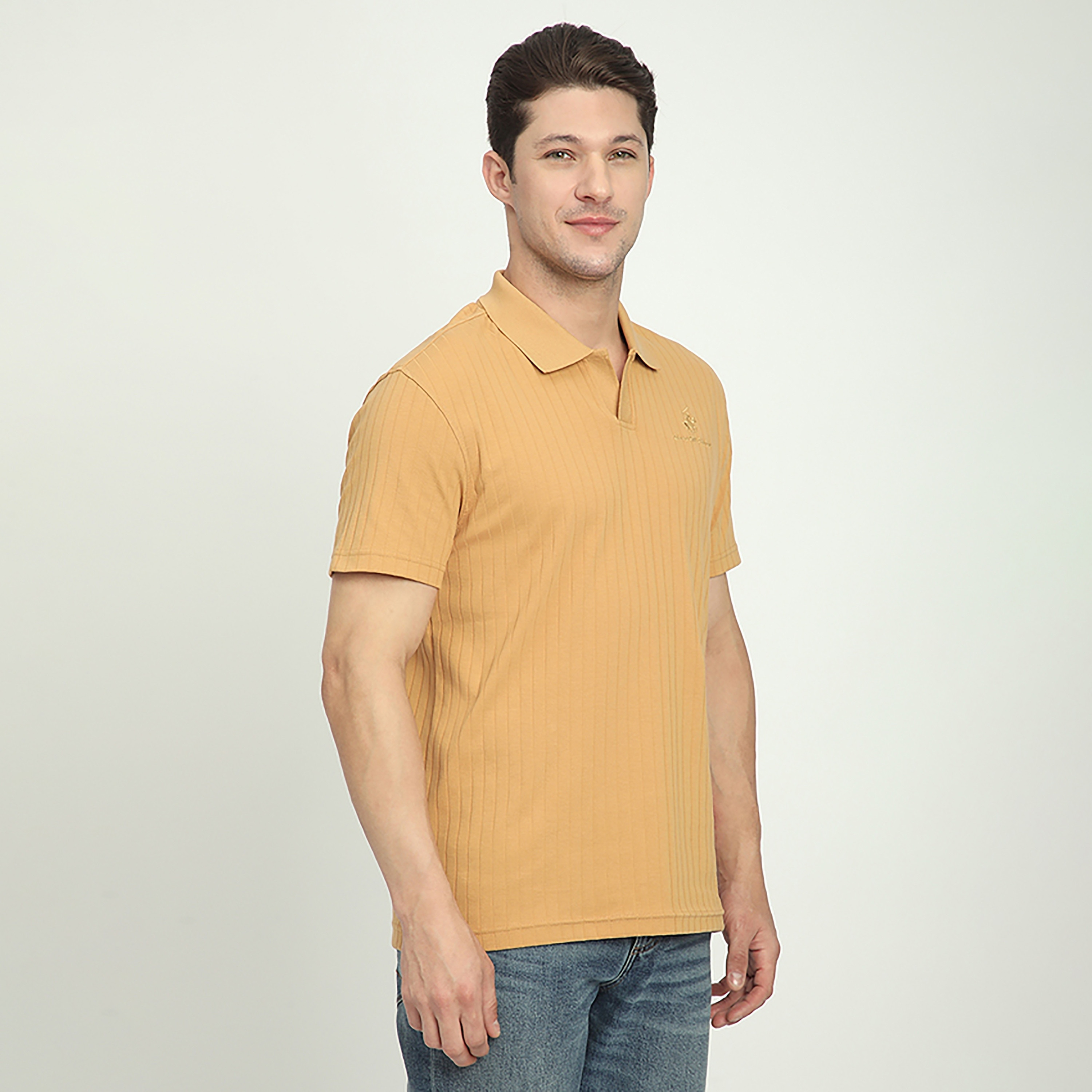 تي شيرت بولو رجالي بأكمام قصيرة وياقة جوني مضلعة من بيفرلي هيلز بولو كلوب-men-clothing-tshirtsandpolos-polos-image-7