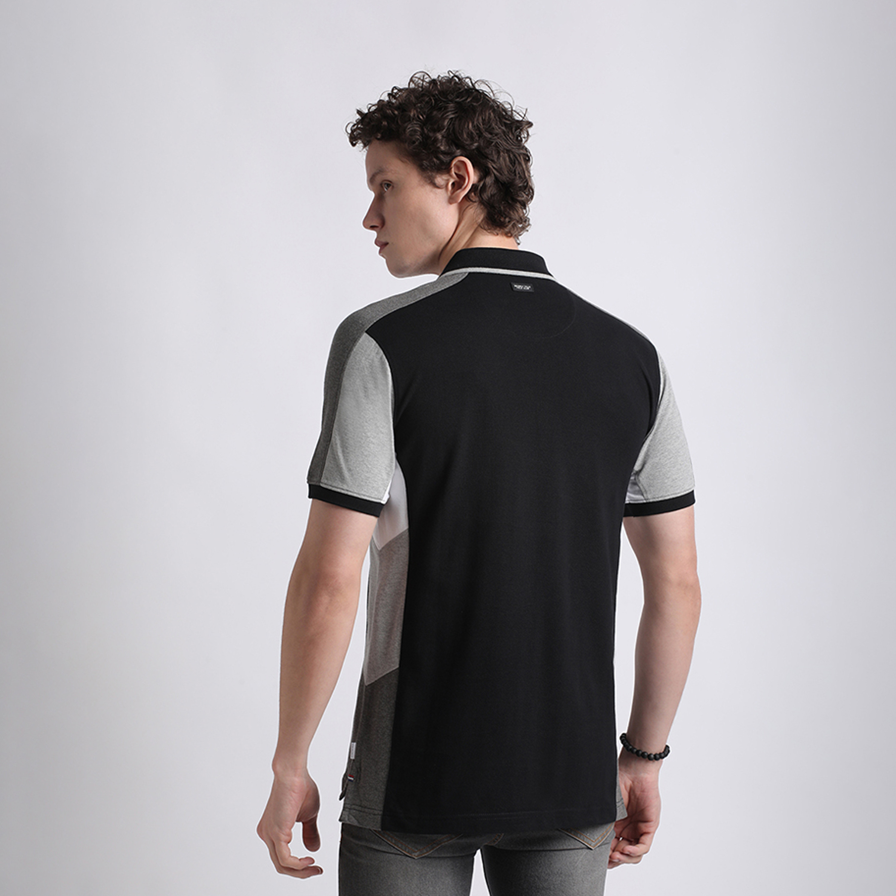 بيفرلي هيلز كلوب-  تي شيرت بولو للرجال بأكمام قصيرة مع تفاصيل كتلة الألوان على الجانب-men-clothing-tshirtsandpolos-polos-image-4