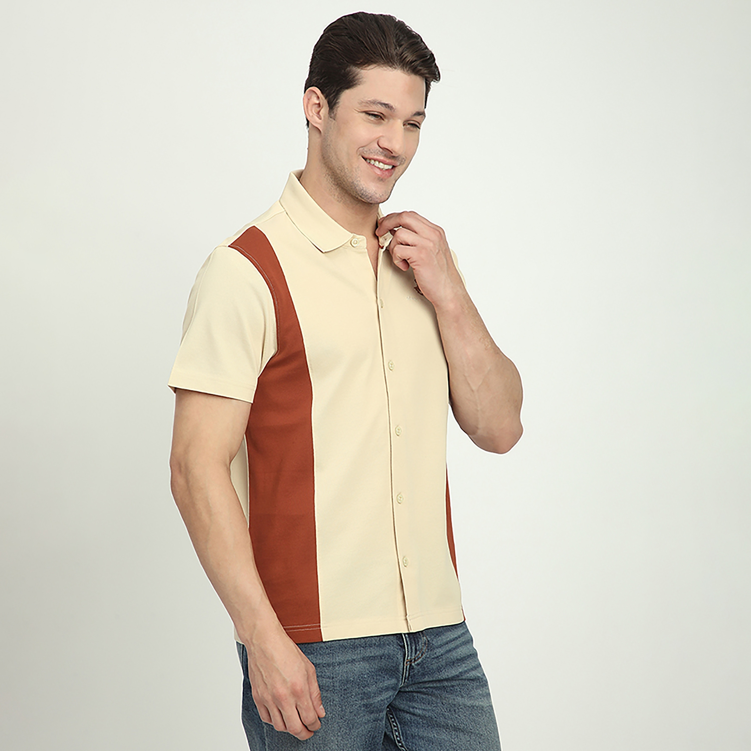 قميص جالي بقصّة عادية وأكمام قصيرة وياقة ملون من بيفرلي هيلز بولو كلوب-men-clothing-shirts-image-3