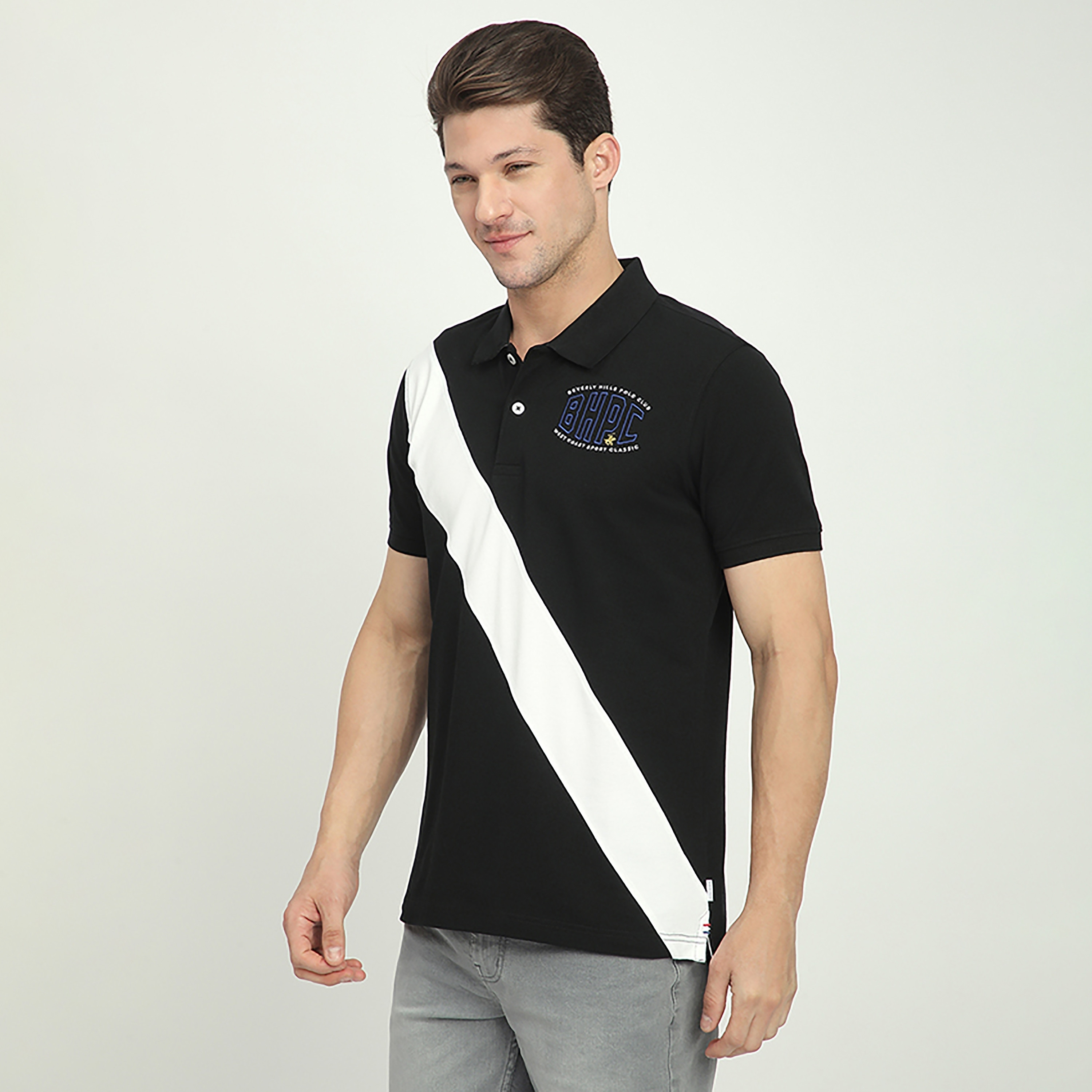 تي شيرت بولو رجالي بياقة وأكمام قصيرة وتفاصيل مخططة قطريًا من بيفرلي هيلز بولو كلوب-men-clothing-tshirtsandpolos-polos-image-2