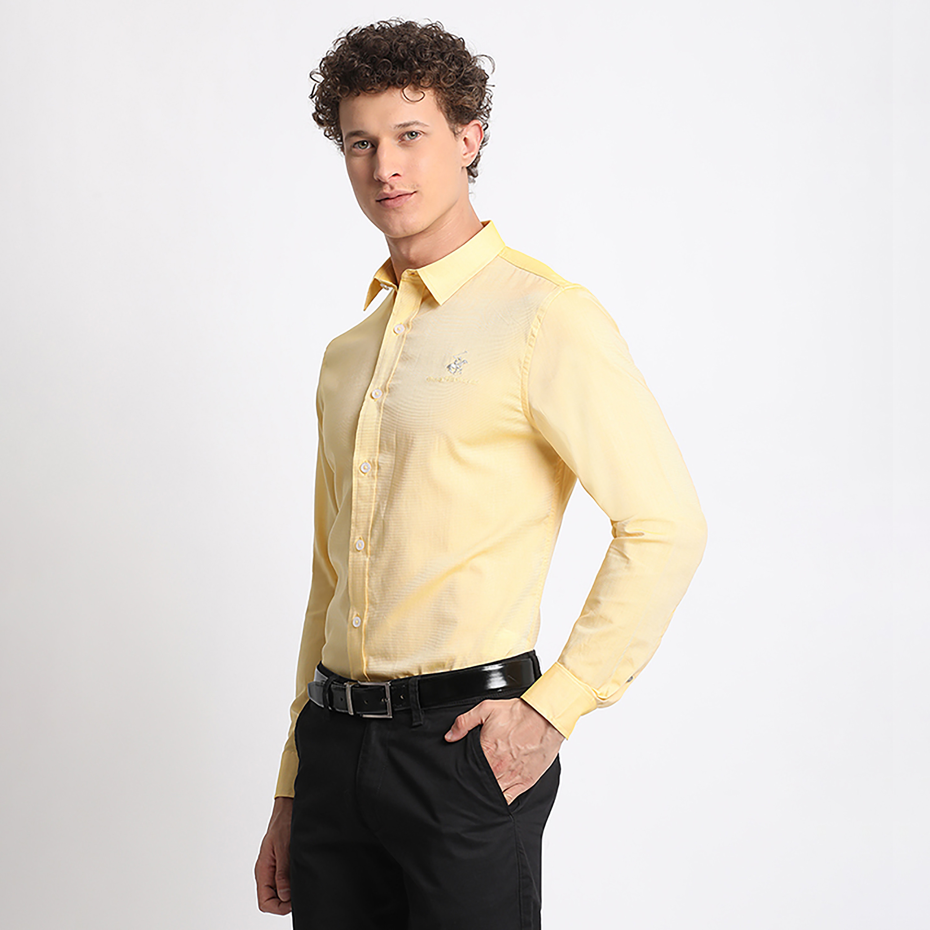 قميص رجالي بقصة عادية وياقة سادة وأكمام طويلة من بيفرلي هيلز بولو كلوب-men-clothing-shirts-image-2
