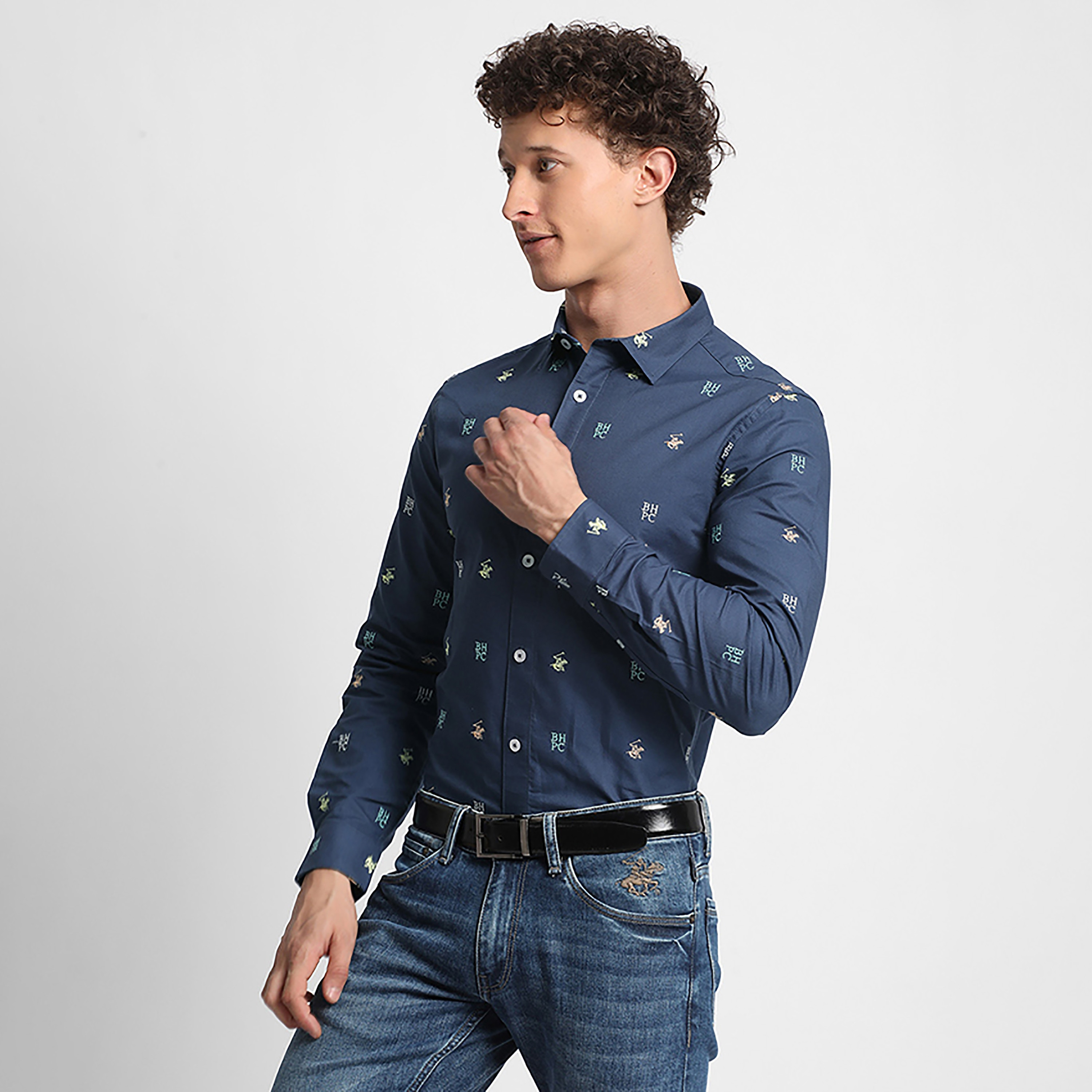 قميص كاجوال من بيفرلي هيلز بولو كلوب بأكمام طويلة وياقة كلاسيكية ذو شعار بالكامل-men-clothing-shirts-image-2