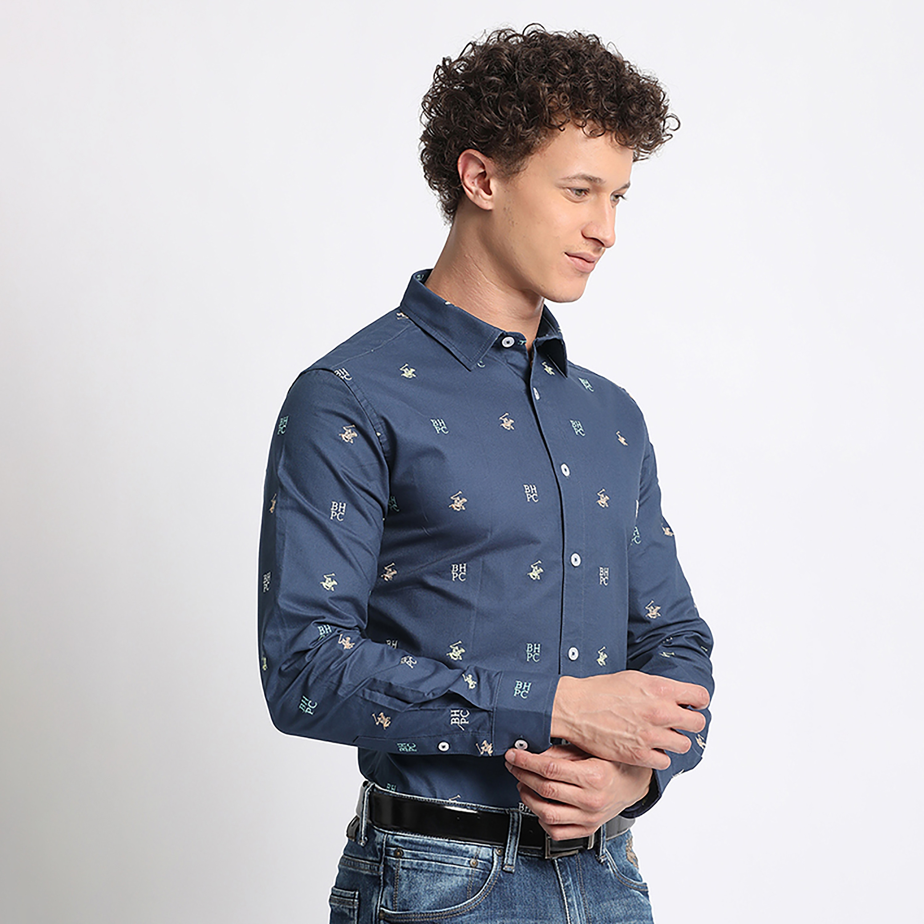 قميص كاجوال من بيفرلي هيلز بولو كلوب بأكمام طويلة وياقة كلاسيكية ذو شعار بالكامل-men-clothing-shirts-image-3