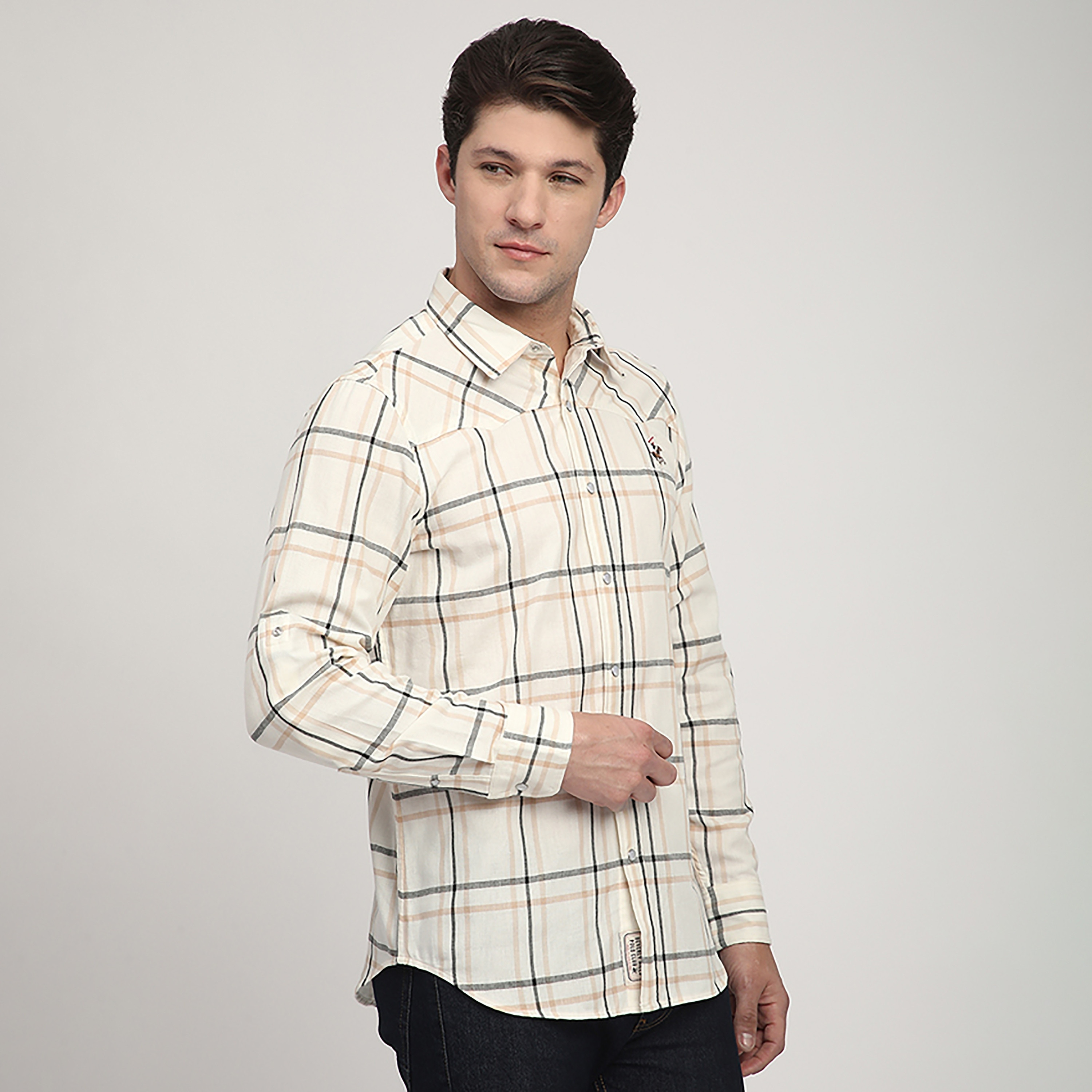قميص رجالي بقصّة عادية ومربّعات وأكمام طويلة من بيفرلي هيلز بولو كلوب-men-clothing-shirts-image-3