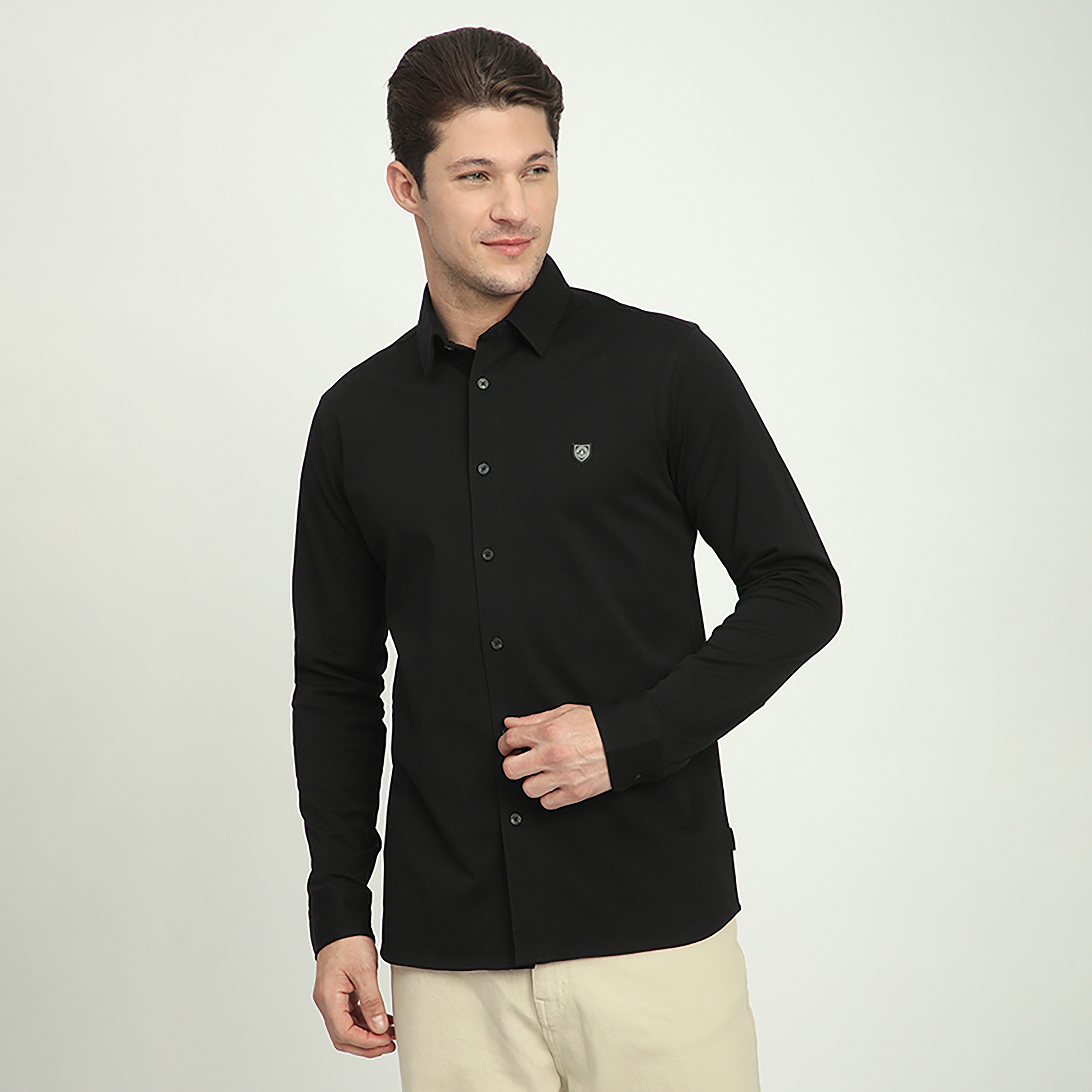 قميص رجالي بقصة عادية وياقة سادة وأكمام طويلة من بيفرلي هيلز بولو كلوب-men-clothing-shirts-image-1