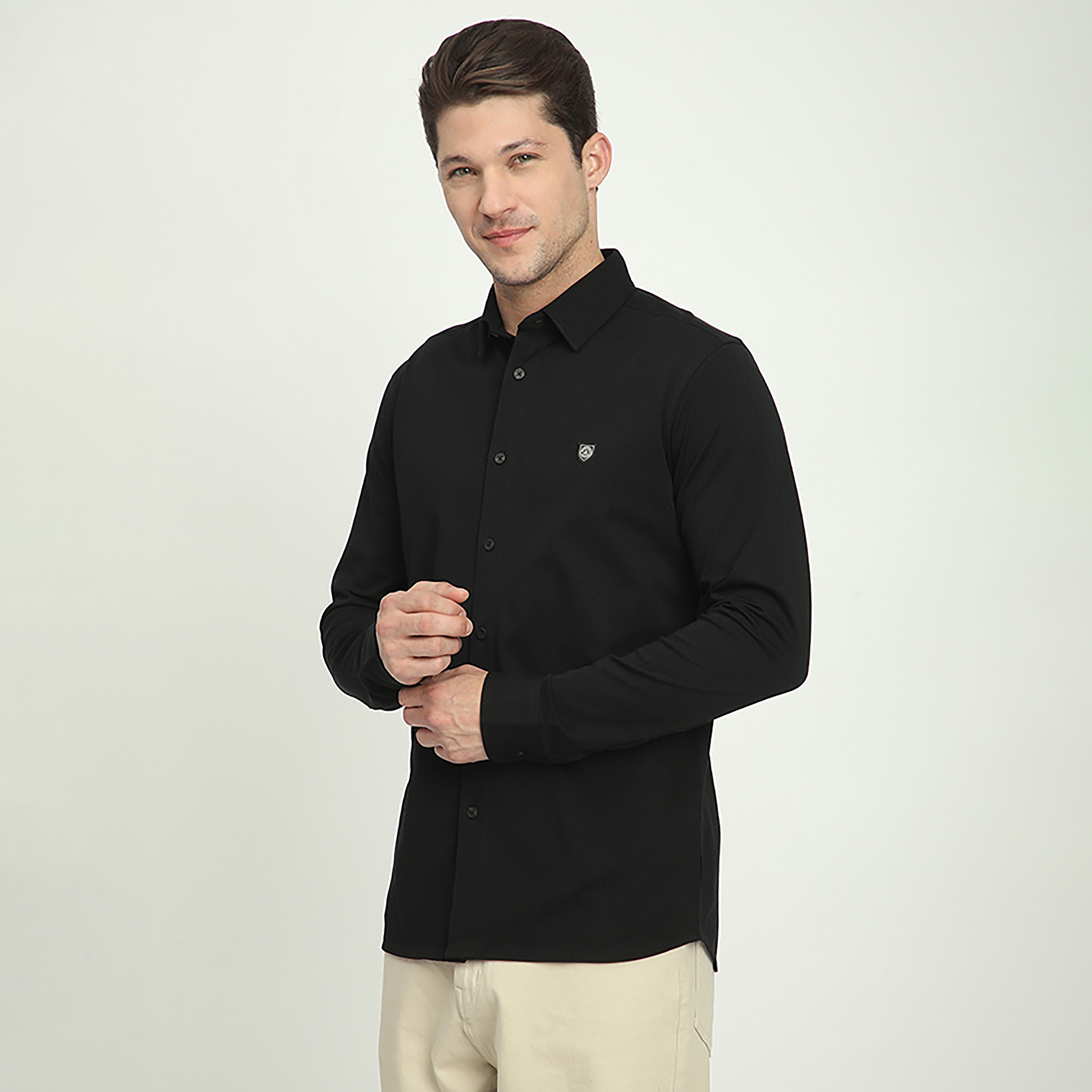 قميص رجالي بقصة عادية وياقة سادة وأكمام طويلة من بيفرلي هيلز بولو كلوب-men-clothing-shirts-image-2