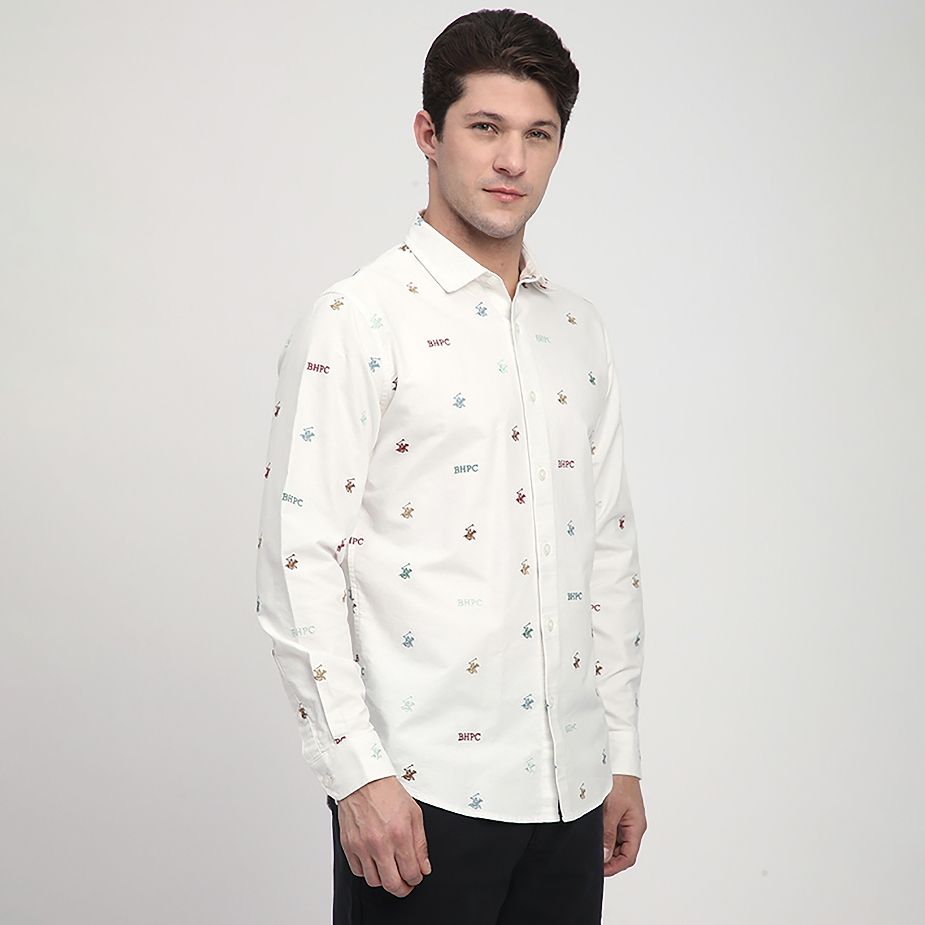 قميص رجالي بقصّة عادية وطبعة شعار وأكمام طويلة وياقة من بيفرلي هيلز بولو كلوب-men-clothing-shirts-image-7