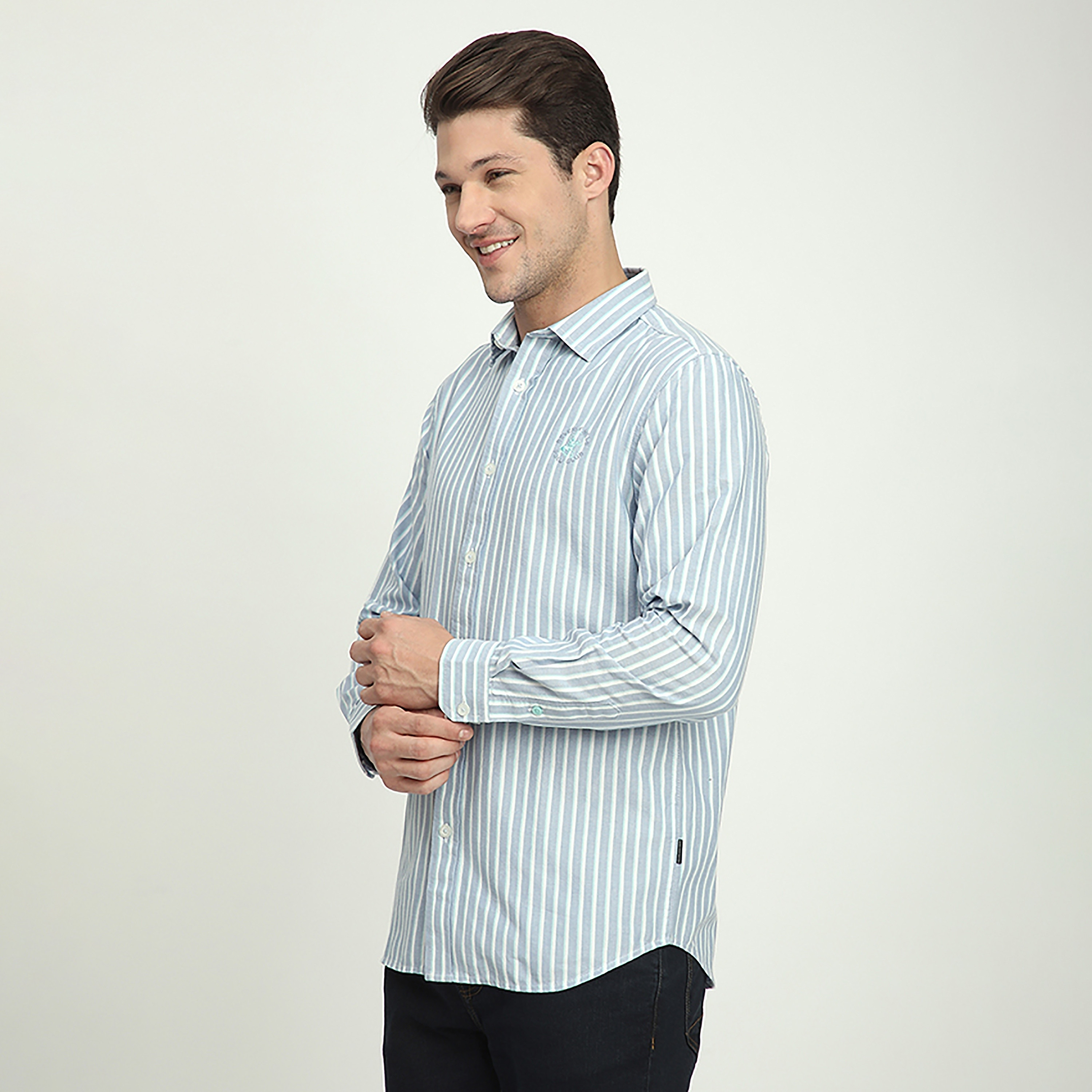 قميص رجالي مخطط بياقة وأكمام طويلة بقصّة عادية من بيفرلي هيلز بولو كلوب-men-clothing-shirts-image-5