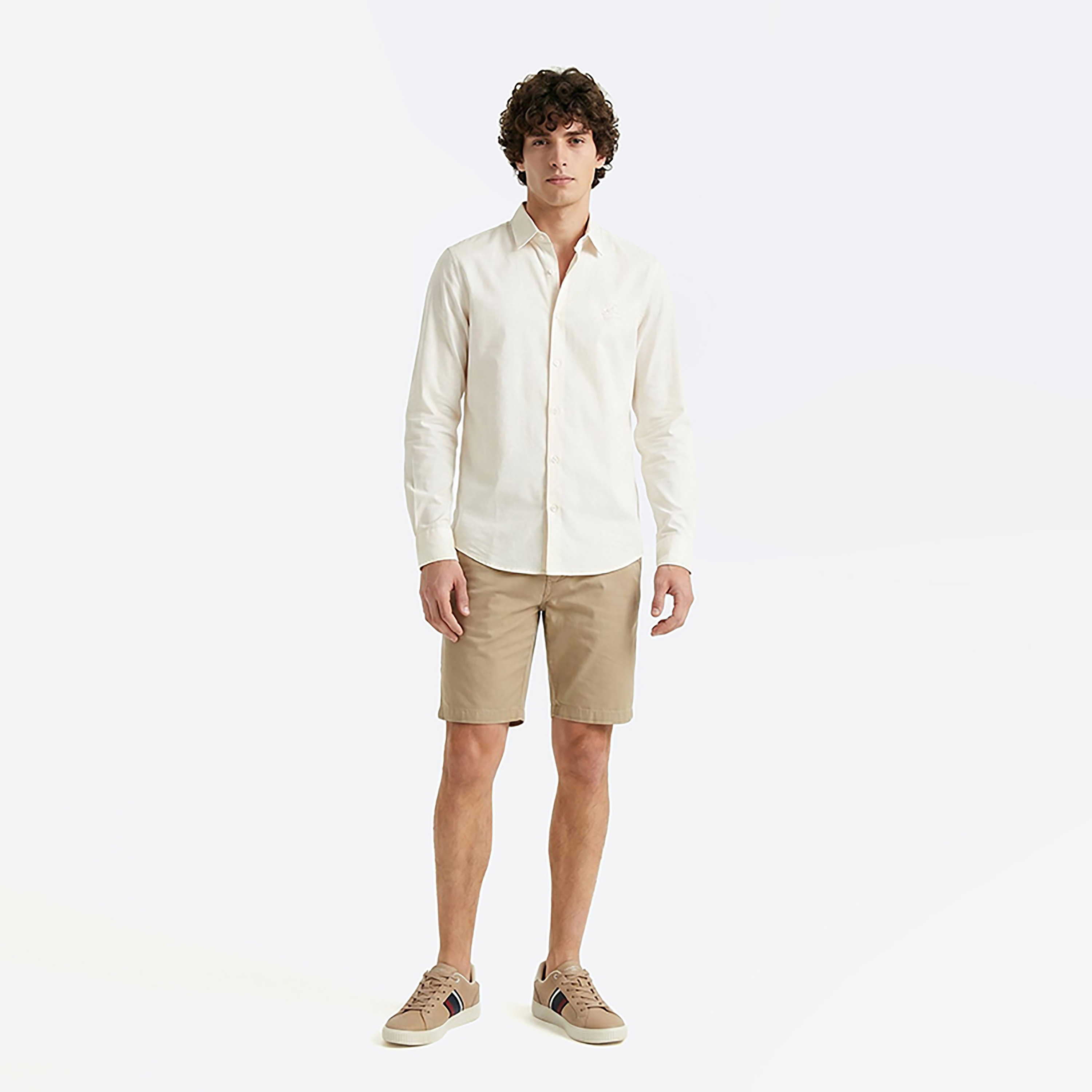 قميص للرجال بسيط بقصة منتظمة وياقة وأكمام طويلة من بيفرلي هيلز بولو كلوب-men-clothing-shirts-image-1