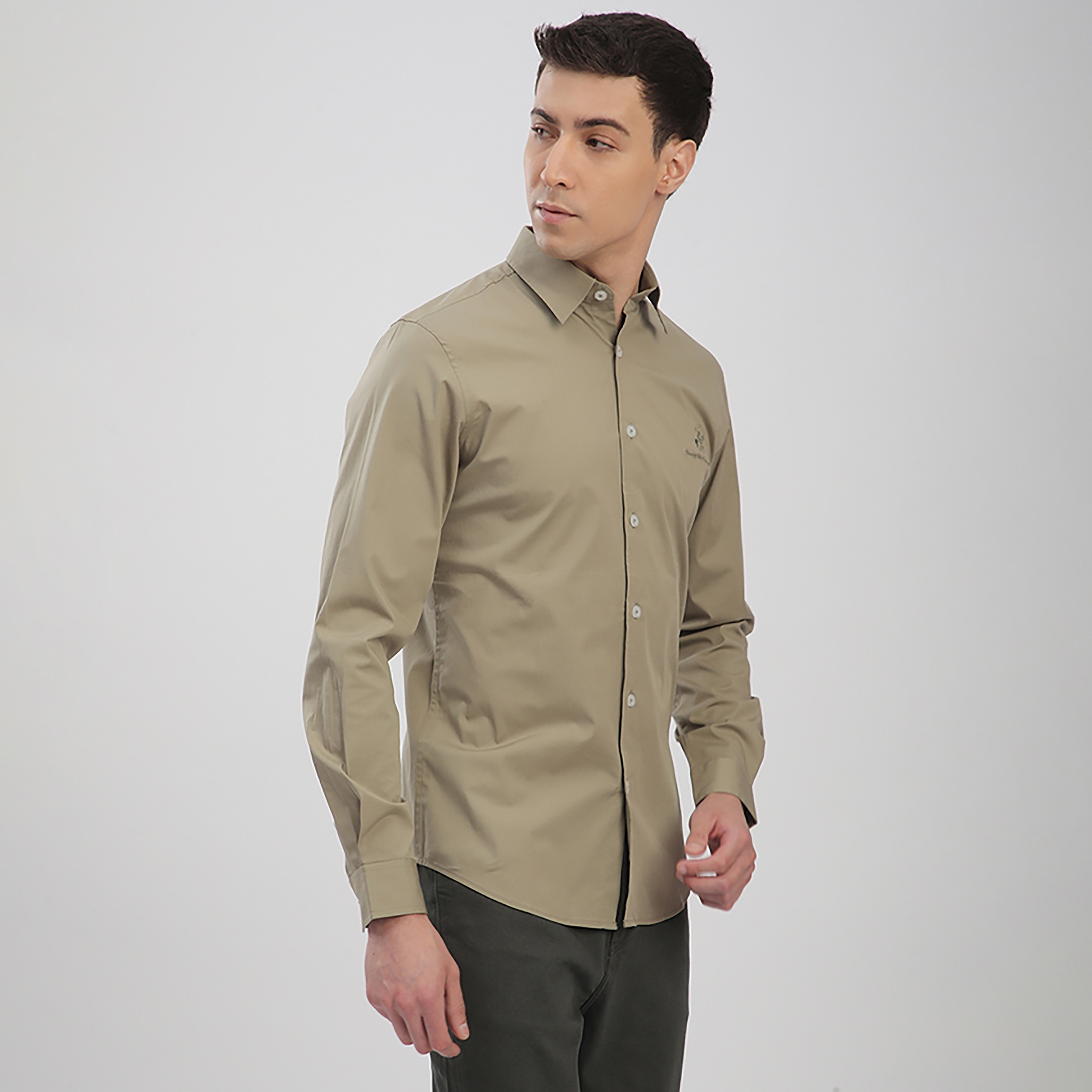 قميص رجالي بقصّة عادية وياقة منبسطة وأكمام طويلة من بيفرلي هيلز بولو كلوب-men-clothing-shirts-image-7