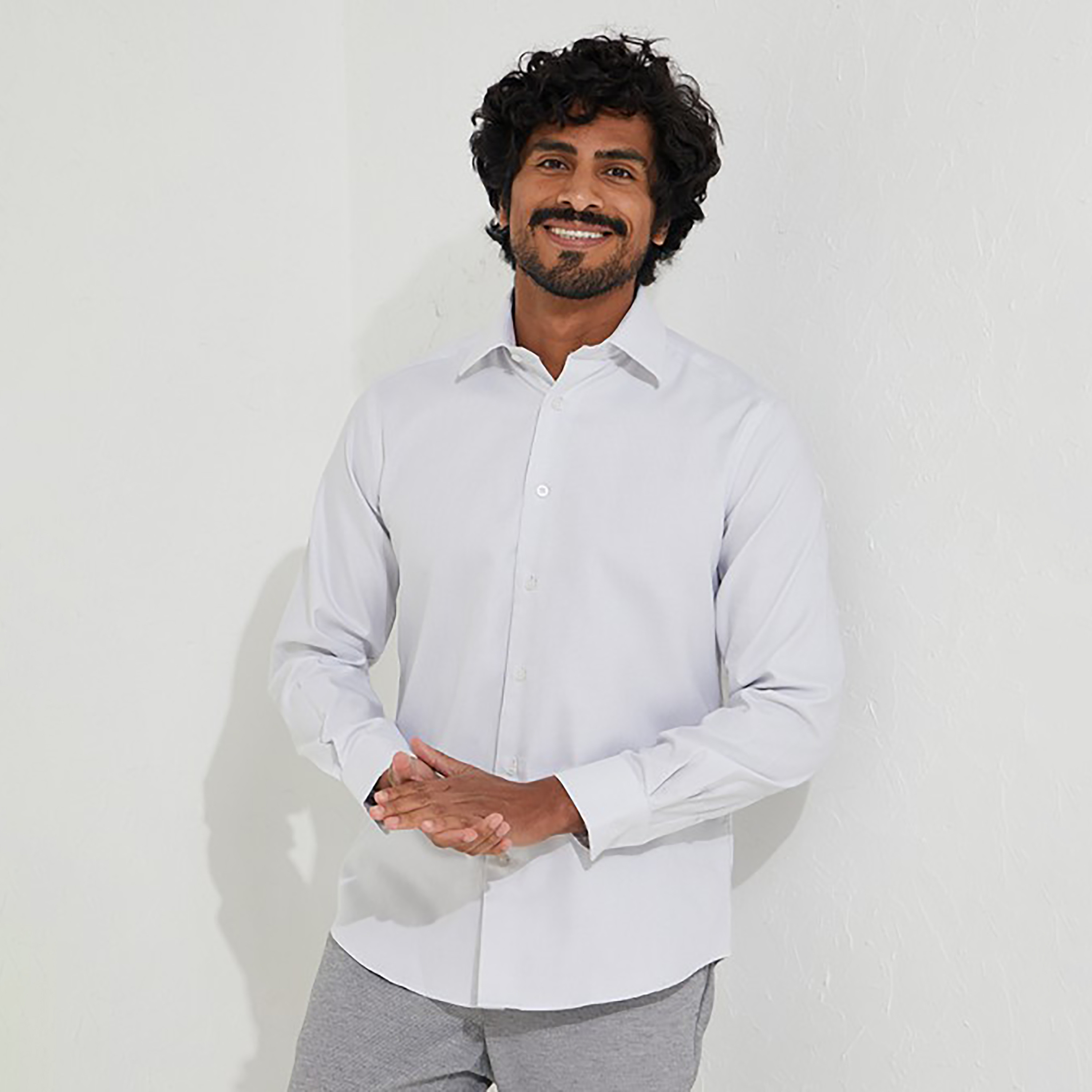 قميص بياقة مع زر الإغلاق سادة بلون رمادي من بيفرلي هيلز بولو كلوب للرجال-men-clothing-shirts-image-1