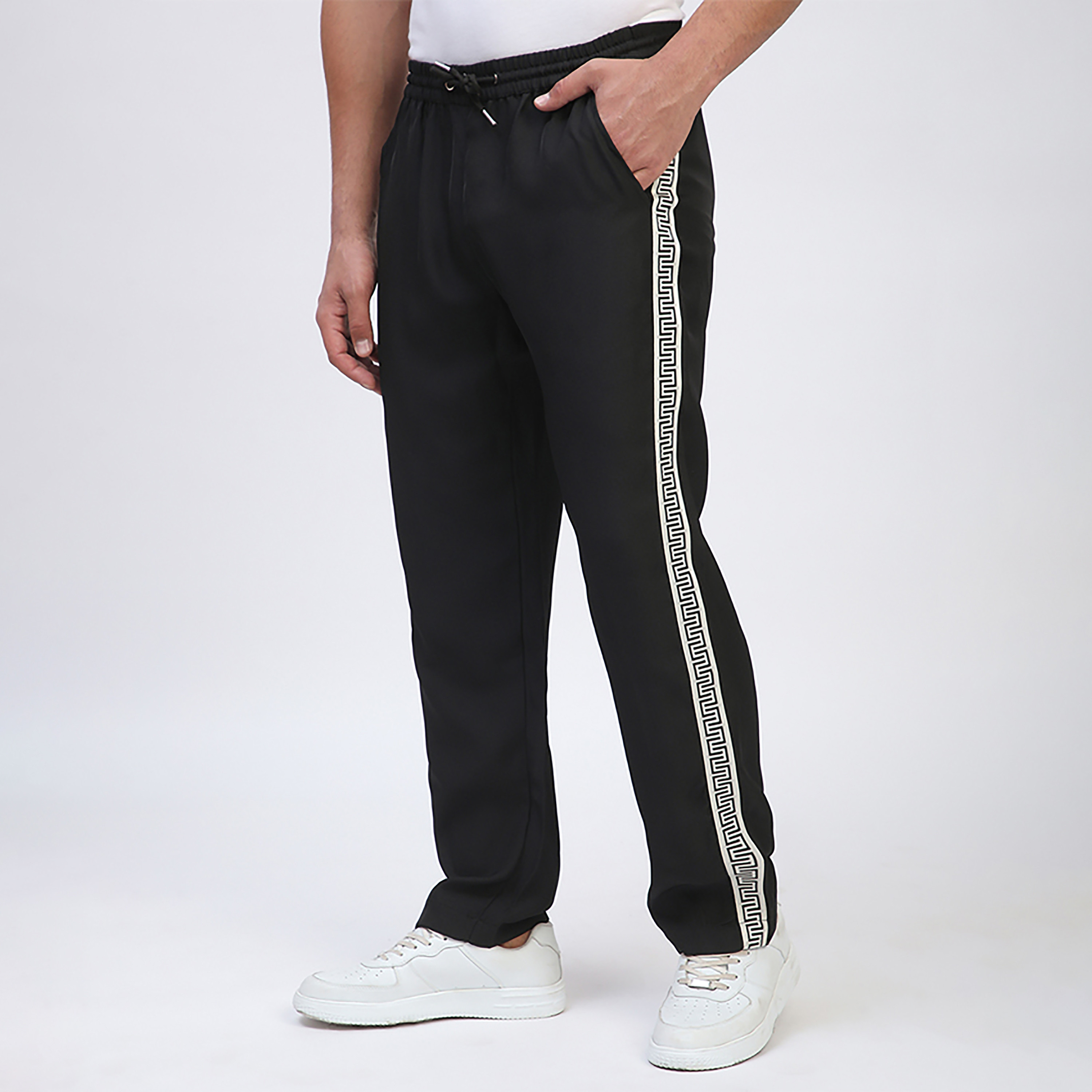 بنطلون رياضي برباط خصر متوسط سادة للرجال من بيفرلي هيلز بولو كلوب-men-clothing-bottoms-joggers-image-3