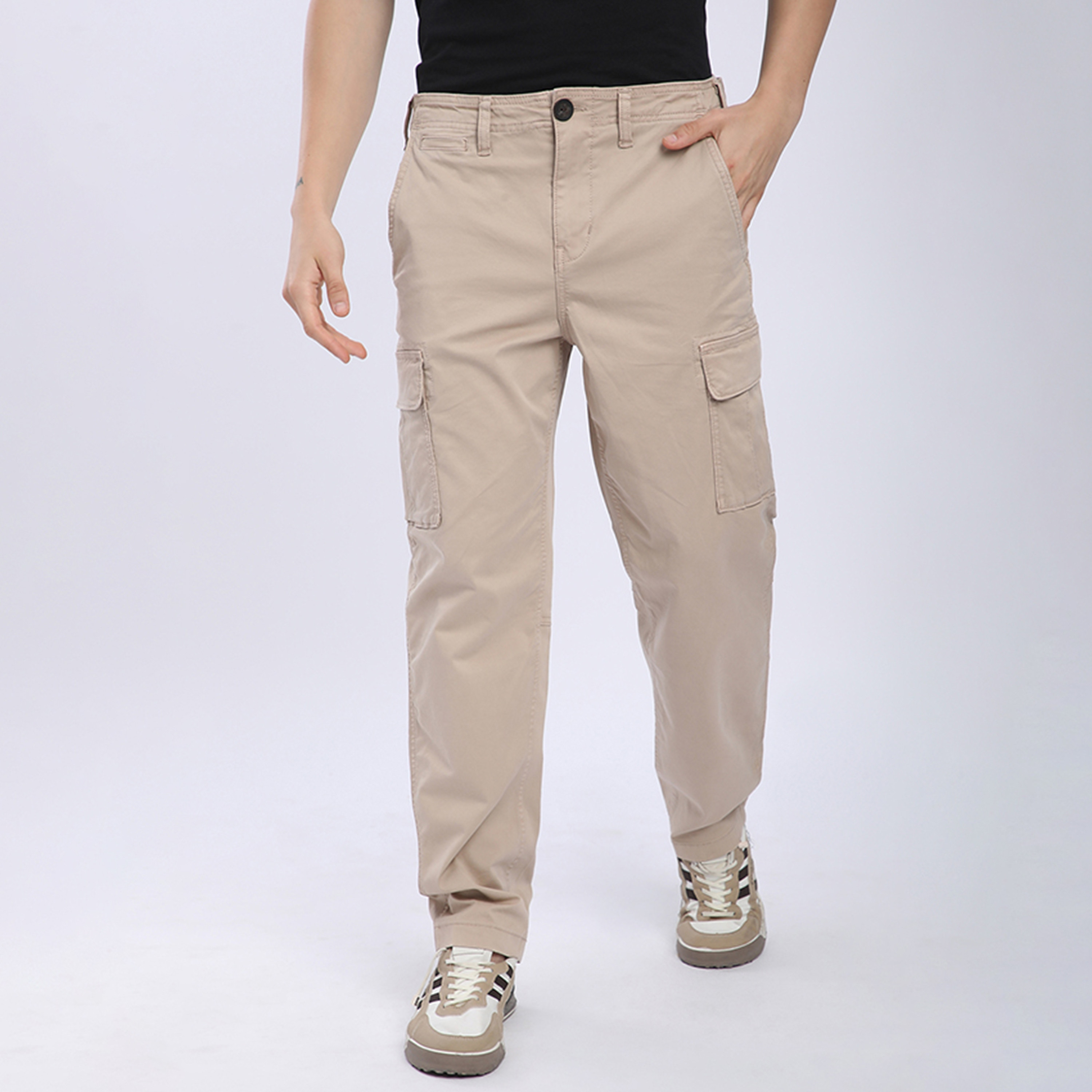 بنطلون كارجو رجالي بسيط بزر متوسط الارتفاع وسحاب من نادي بيفرلي هيلز للبولو-men-clothing-bottoms-joggers-image-5