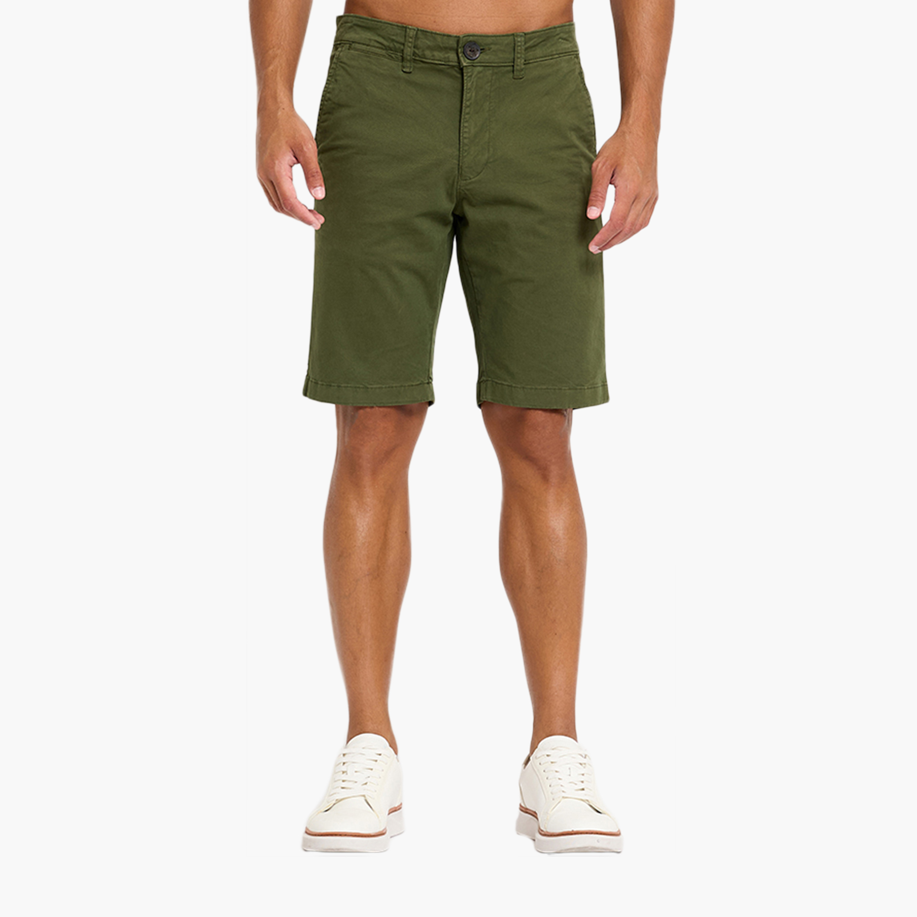 شورت رجالي سادة بخصر متوسط ​​وأزرار وسحاب من بيفرلي هيلز بولو كلوب.-men-clothing-bottoms-shorts-image-1