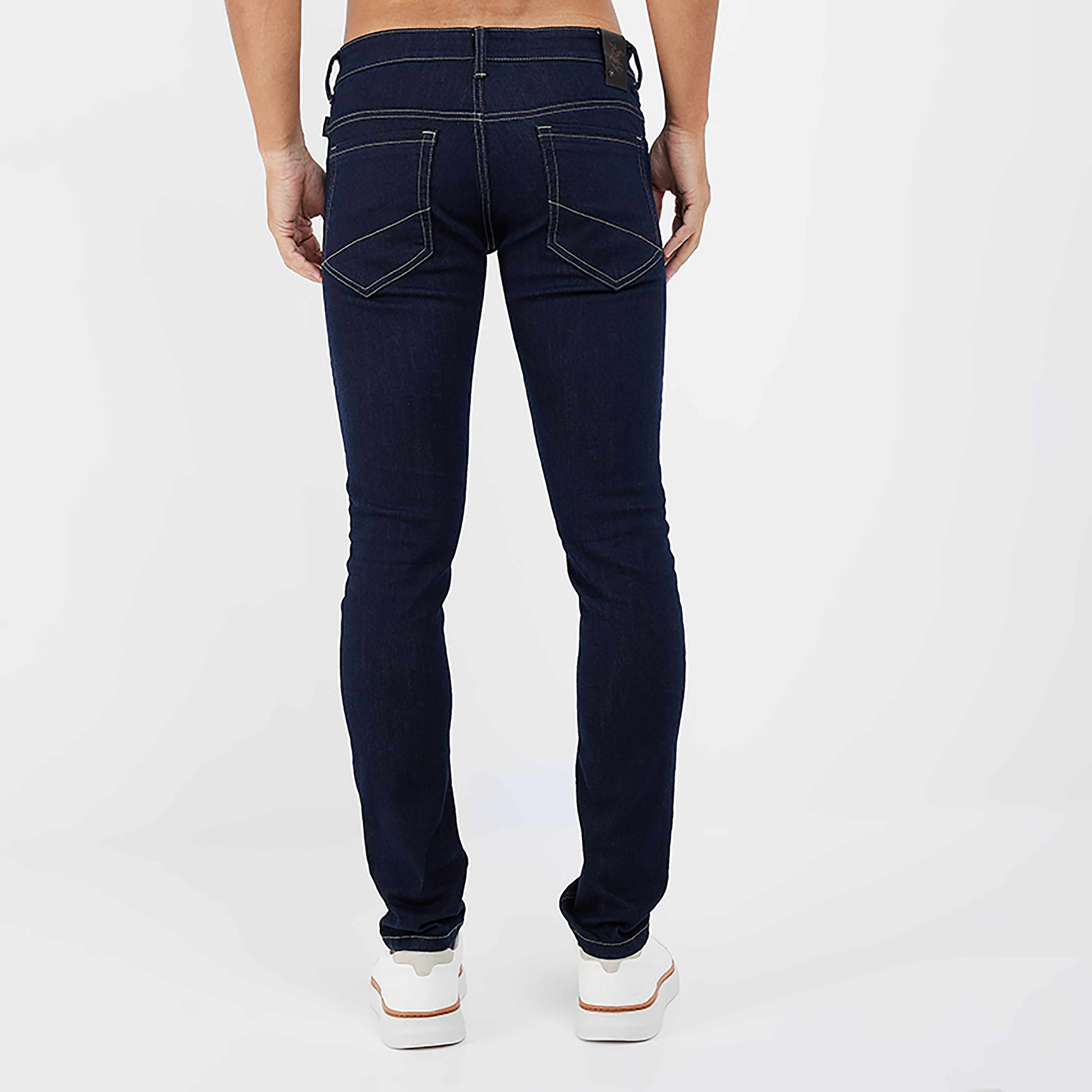 بنطال جينز أسود ذو اسكيني فت مع مرتفع ومتوسط من بيفرلي هيلز بولو كلوب-men-clothing-bottoms-jeans-image-2