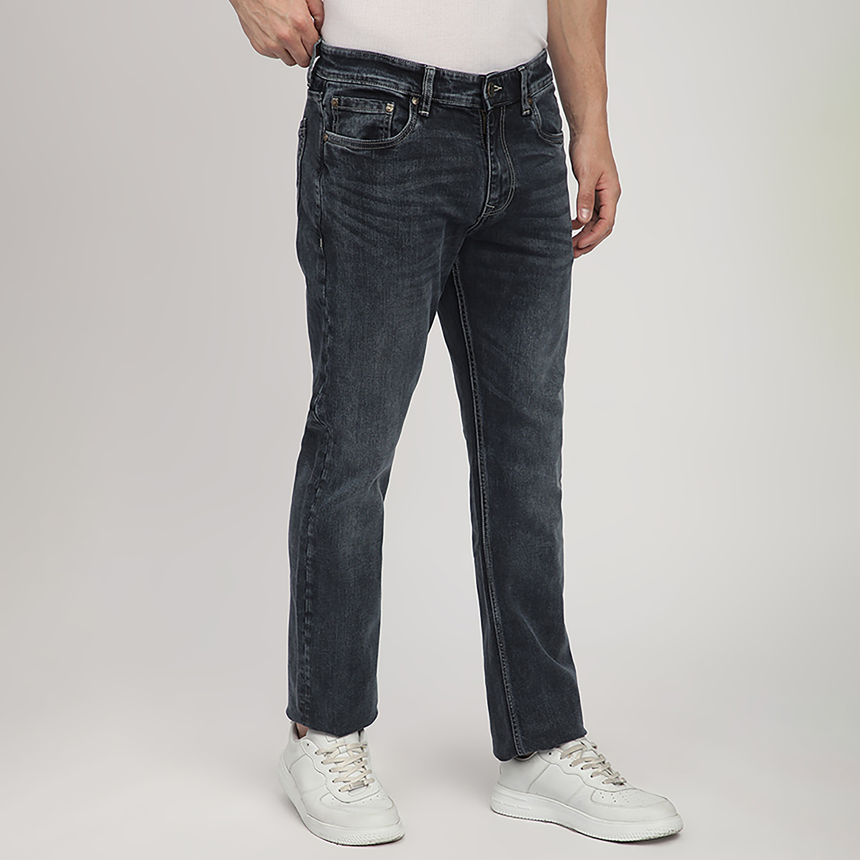 بنطلون جينز رجالي بقصة ضيقة وخمسة جيوب وخصر متوسط من بيفرلي هيلز بولو كلوب-men-clothing-bottoms-jeans-image-3