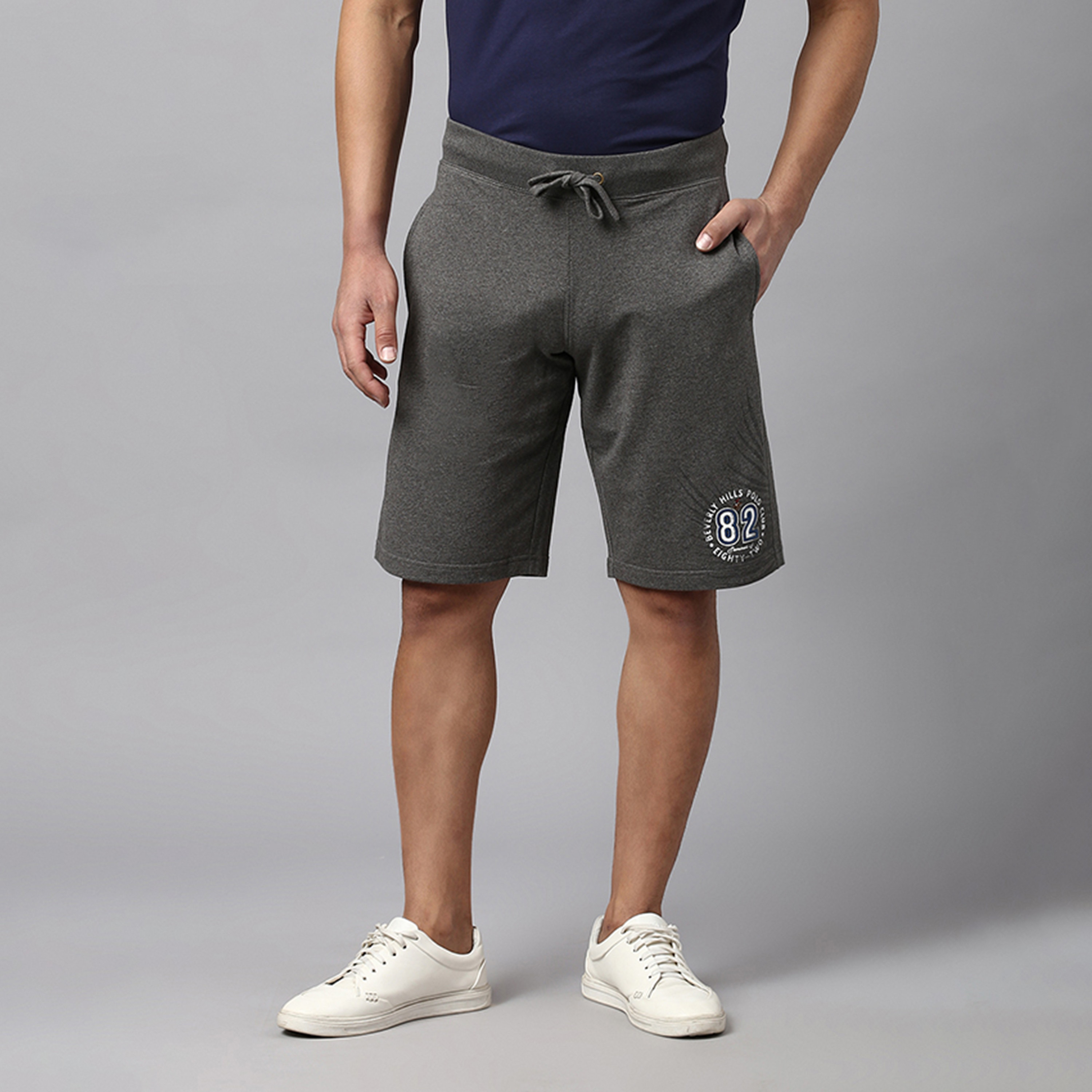 شورت رجالي سادة بخصر متوسط الارتفاع وإغلاق برباط من بيفرلي هيلز بولو كلوب-men-clothing-bottoms-shorts-image-1