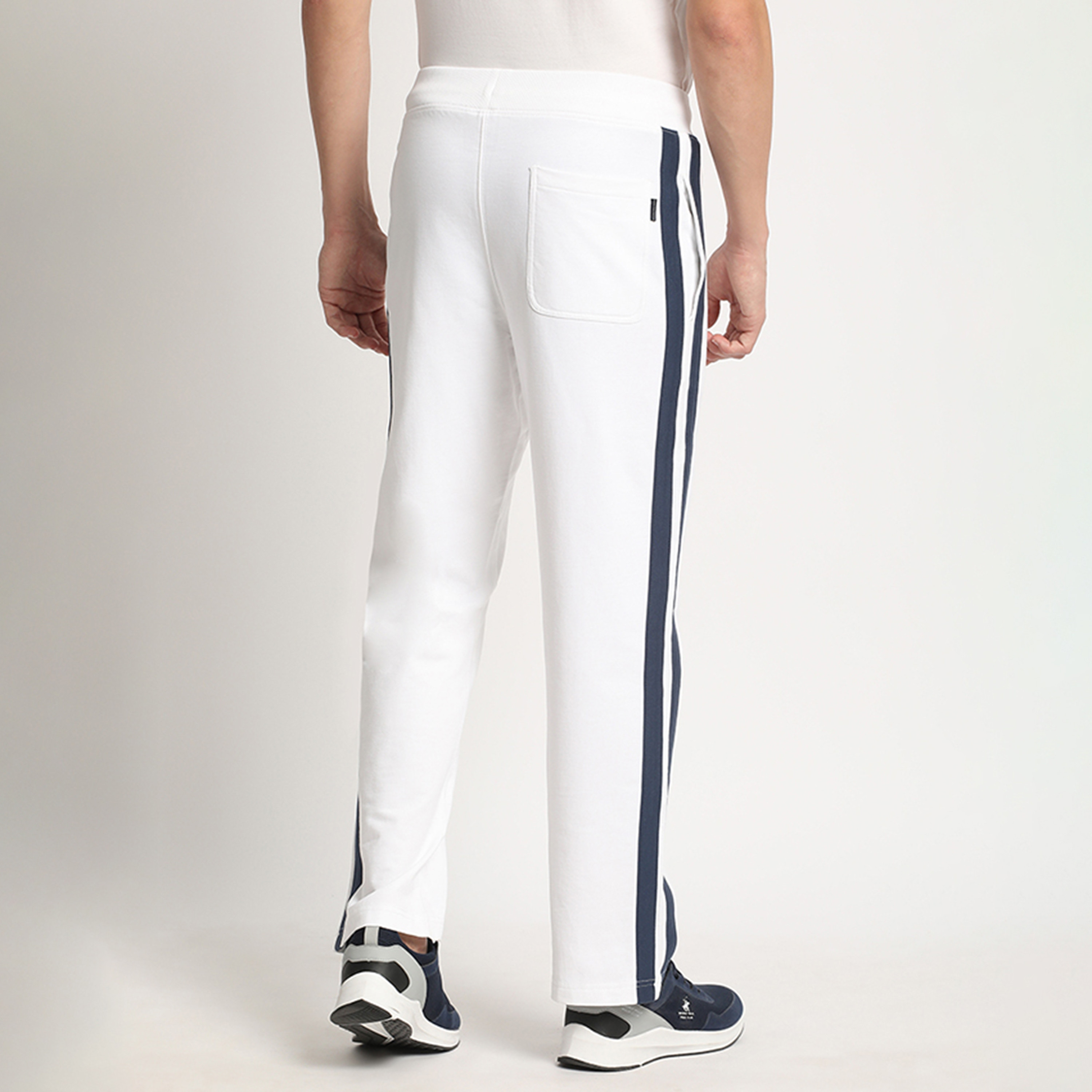 بنطال من بيفرلي هيلز بولو كلوب بخصر متوسط سادة مع رباط بخطوط جانبية-men-clothing-bottoms-joggers-image-8