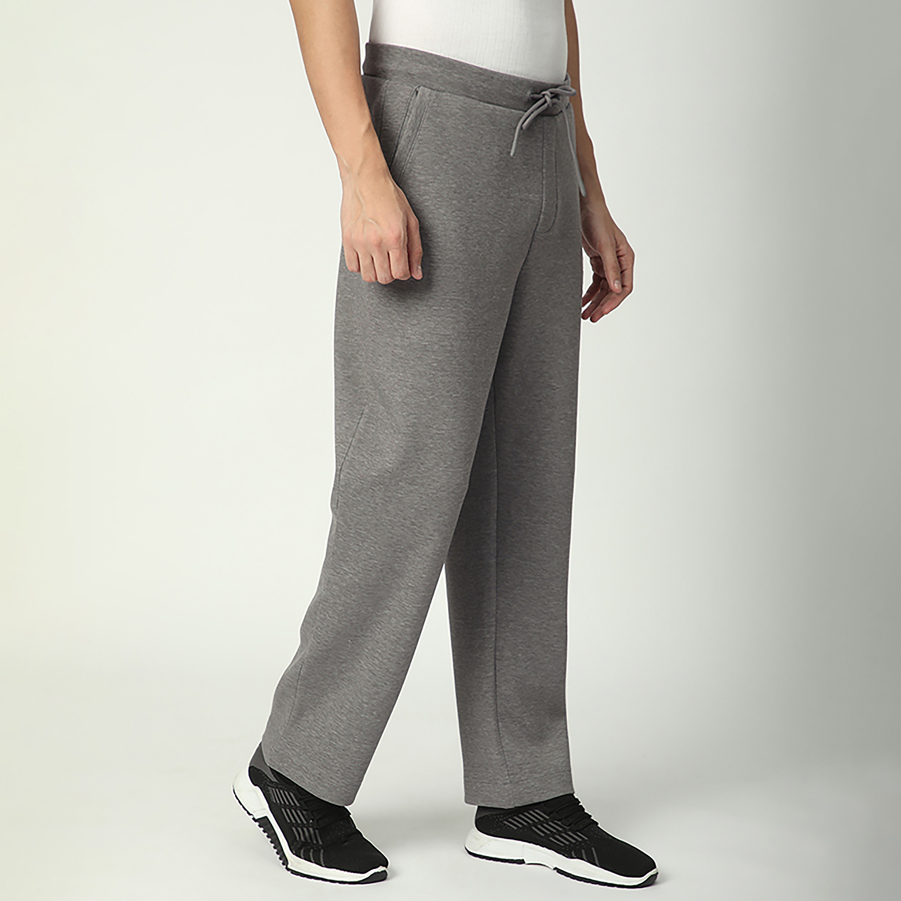 بنطلون رياضي رجالي سادة بخصر متوسط الارتفاع وإغلاق برباط من بيفرلي هيلز بولو كلوب-men-clothing-bottoms-joggers-image-8