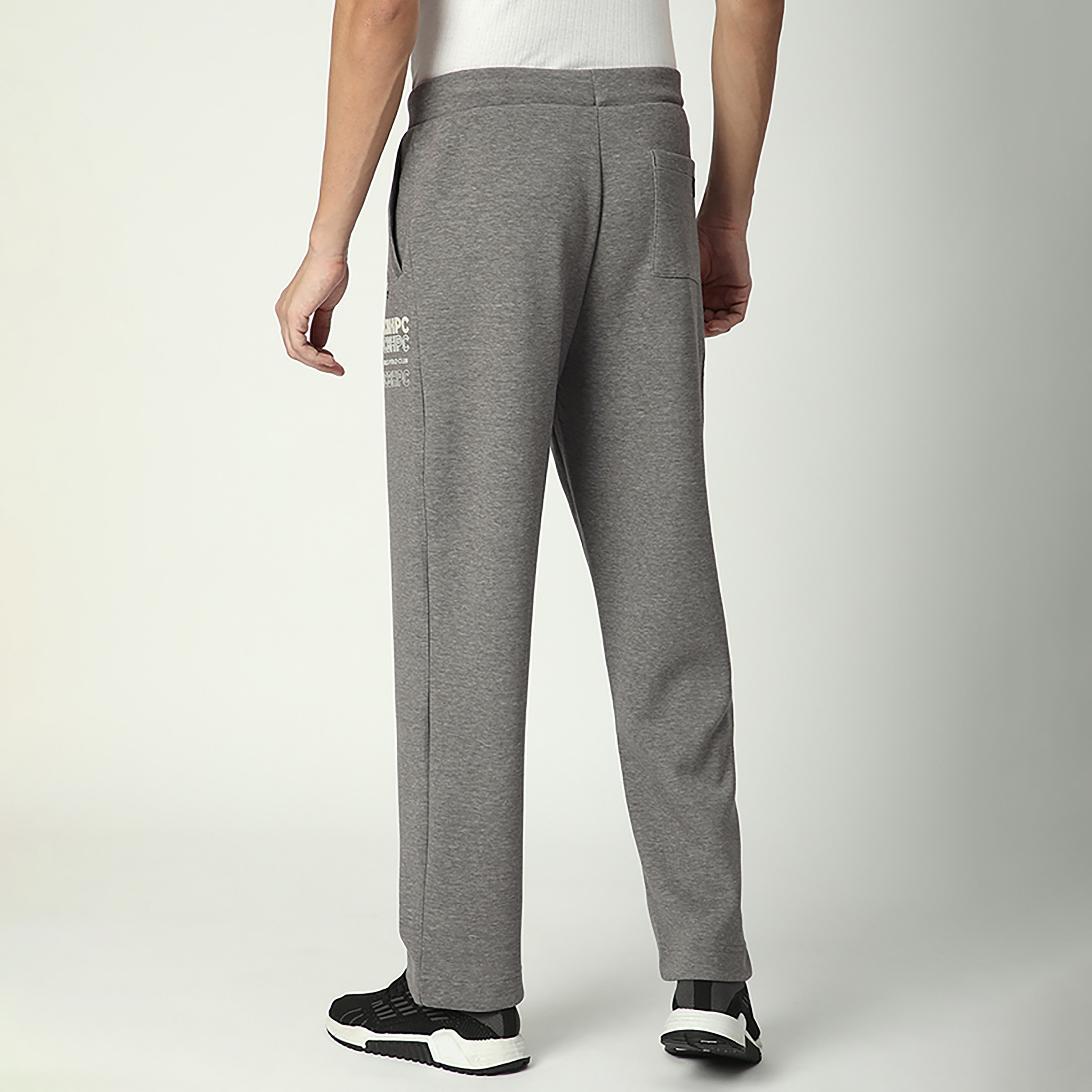 بنطلون رياضي رجالي سادة بخصر متوسط الارتفاع وإغلاق برباط من بيفرلي هيلز بولو كلوب-men-clothing-bottoms-joggers-image-9