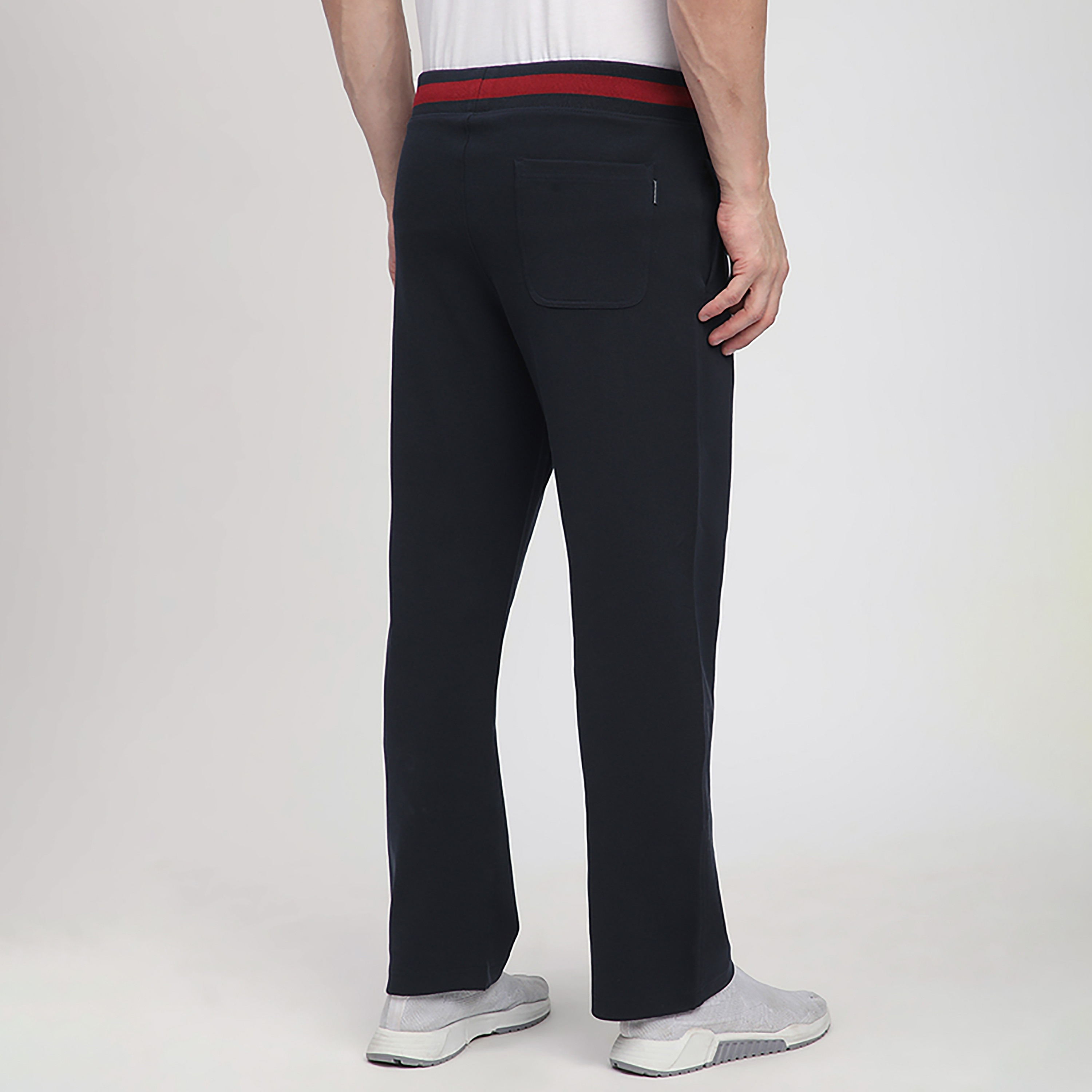 بنطال رياضي رجالي سادة بخصر متوسط ورباط من بيفرلي هيلز بولو كلوب-men-clothing-bottoms-joggers-image-4