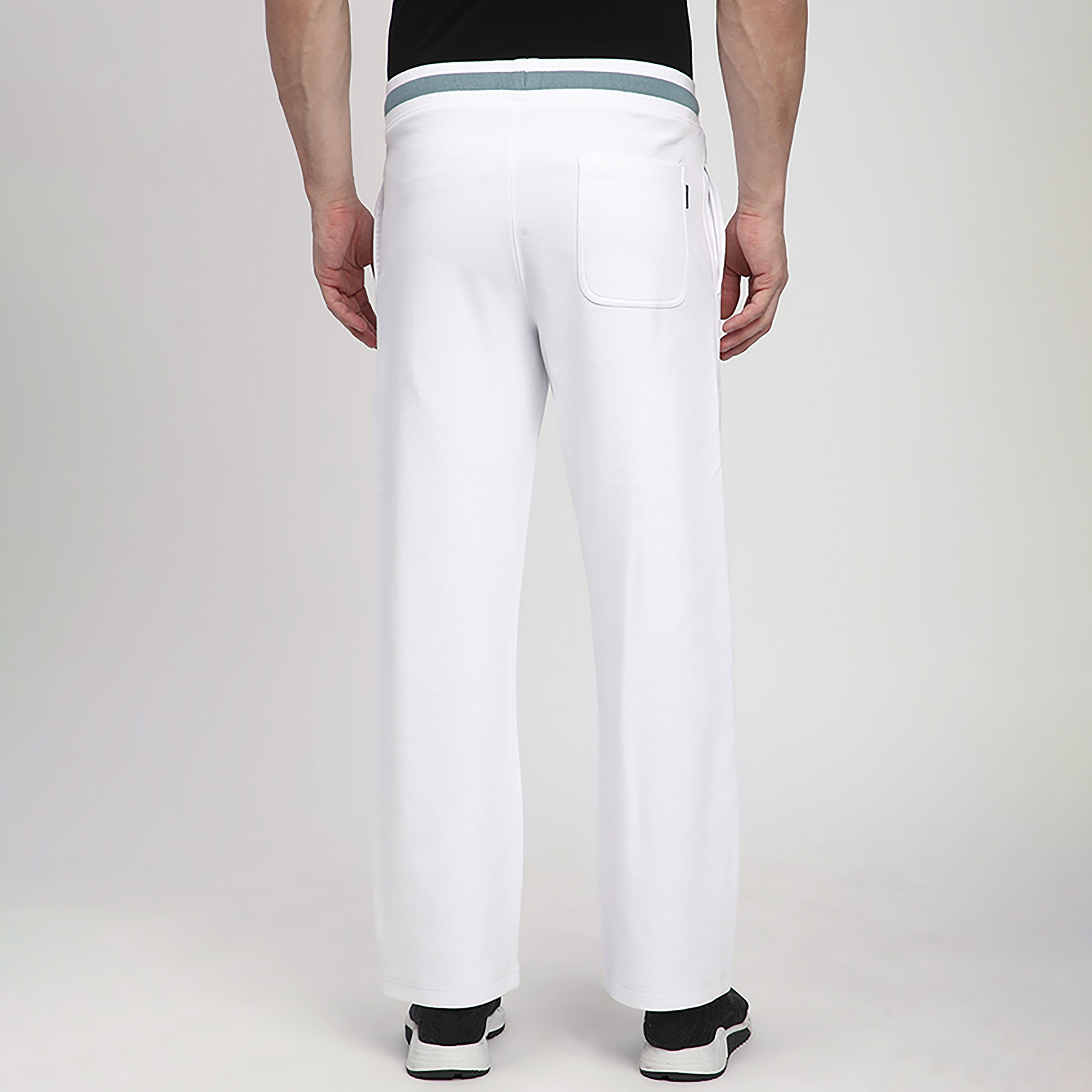 بنطال رياضي رجالي سادة بخصر متوسط ورباط من بيفرلي هيلز بولو كلوب-men-clothing-bottoms-joggers-image-8