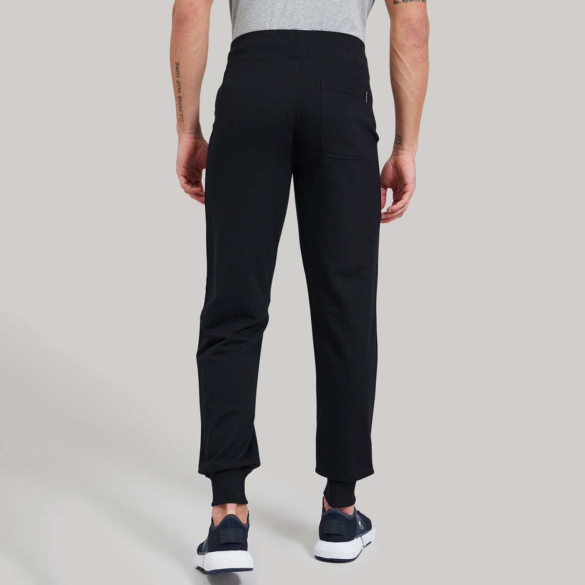 بنطال رياضي من بيفرلي هيلز بولو كلوب برباط متوسط الارتفاع مع شعار-men-clothing-bottoms-joggers-image-2
